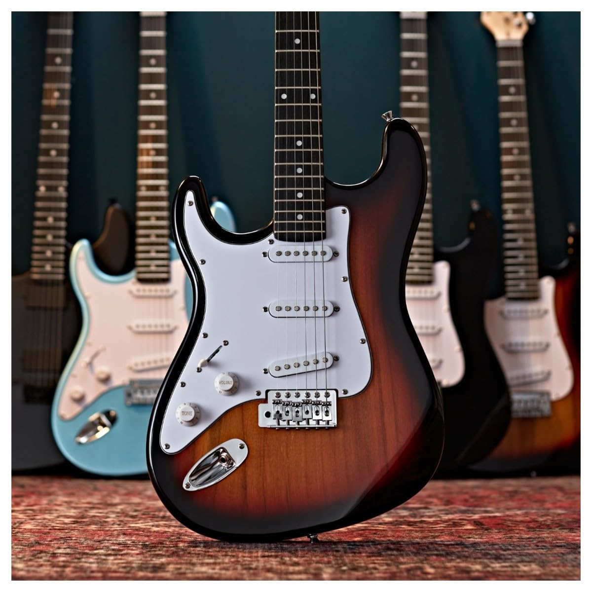 Chitarra Elettrica LA per Mancini di Gear4music, Sunburst | Per mancini principianti e chitarristi in progresso, corpo leggero e comodo, tre pickup single coil