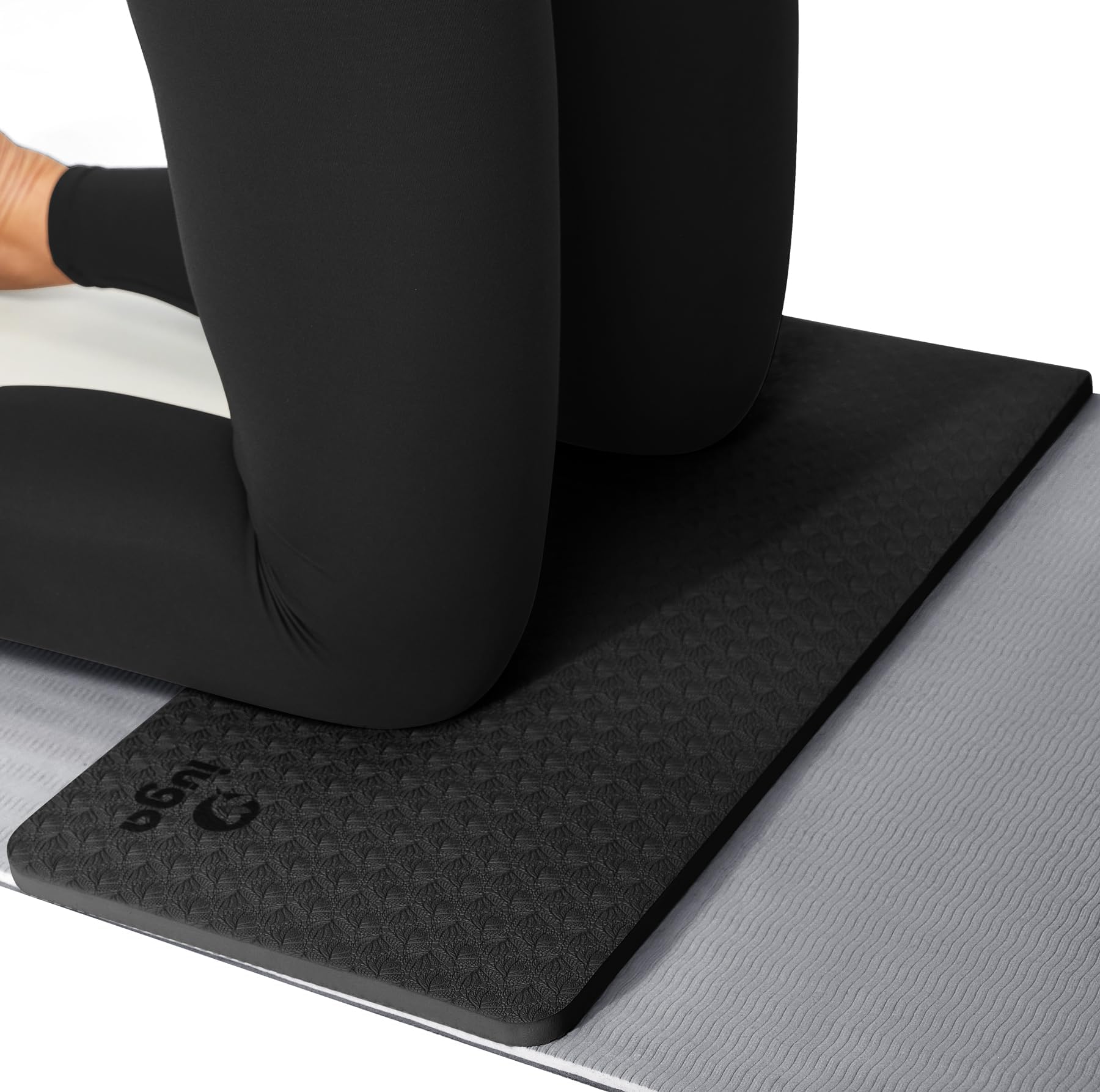 IUGA Yoga Knee Pads Cushion Non-Slip Knee Mat for Elbows Wrist Pain in Yoga Planks Floor Exercises Portable