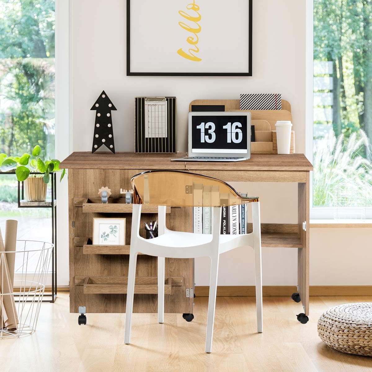FANTASK Armario de Costura y Escritorio Plegable de Madera, Mesa de Costura Natural con 3 estantes para bobinas, Mesa de Costura para salón y Dormitorio con Ruedas bloqueables