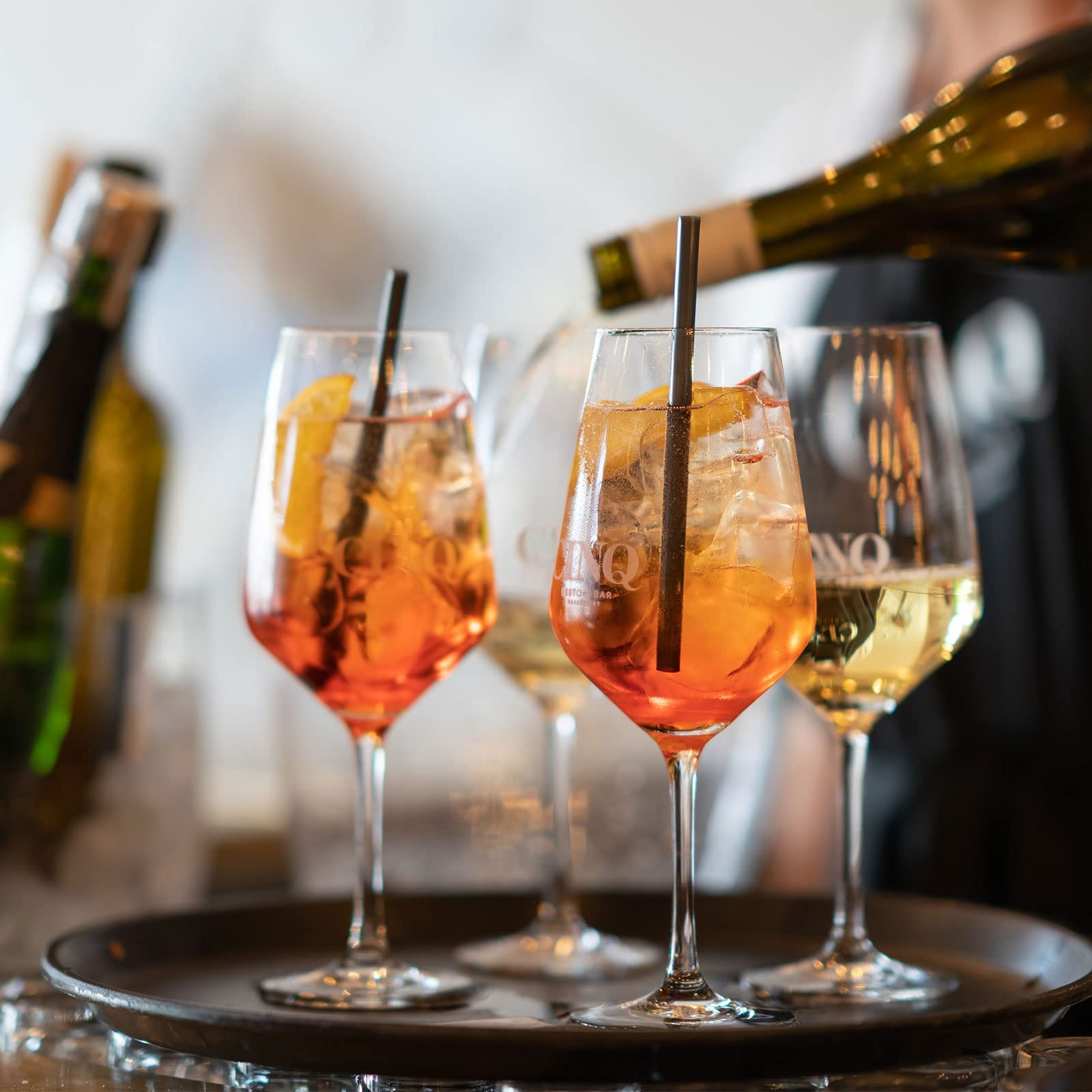 Set di 4 bicchieri da vino grandi in plastica da 580 ml infrangibili, riutilizzabili, in policarbonato, trasparente, per feste, campeggio, picnic, vasche idromassaggio, piscine