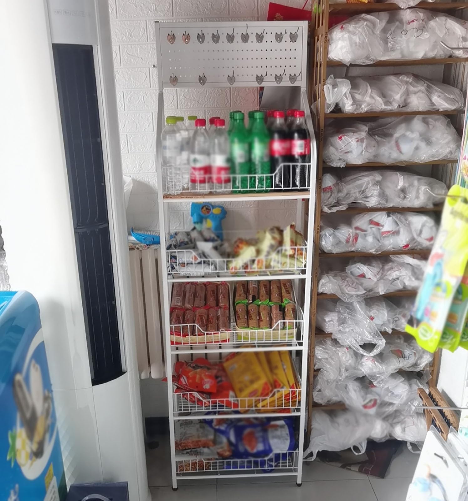 UWYTGF Large Snack Display Rack,Heavy Duty Supermarket Organizer Holder for Living Room Kitchen Retail Store Counter,Carbon Steel Marketing Stand with 15 Hooks,Black,50X28X165Cm/19.7X11X65I