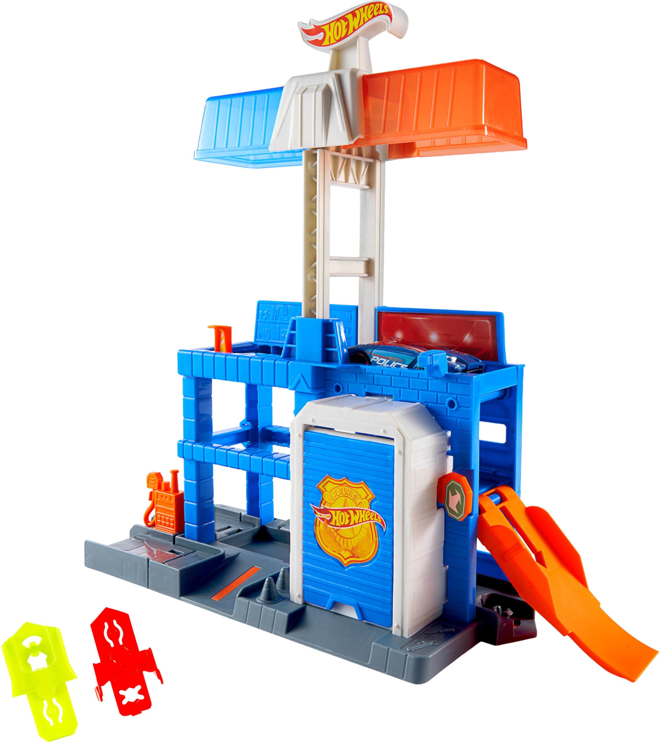 Hot Wheels City Komisariat policji Zestaw, trzy poziomy, metalowy radiowóz w skali 1:64, system torów Speed Snap Szybki klik, zabawka dla dzieci 3+, JHL74