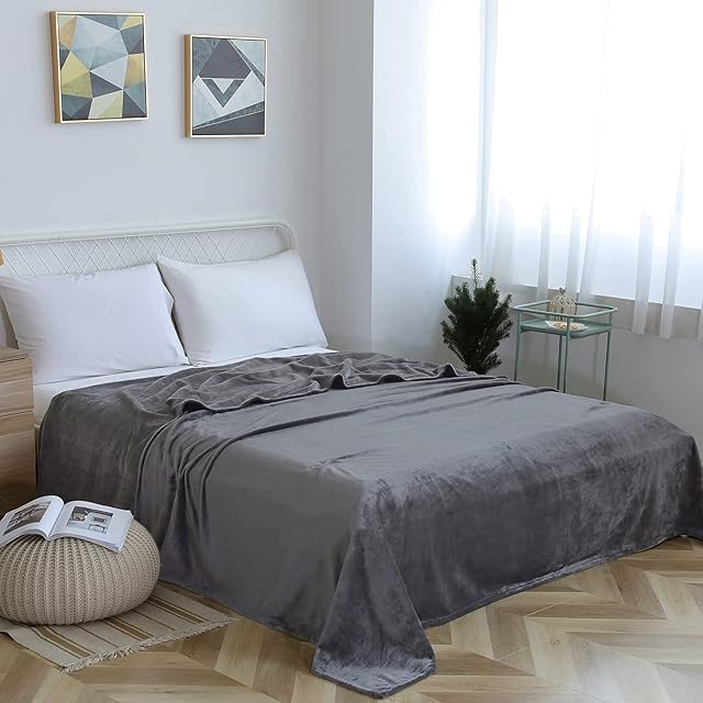 HMFSXKR Fleece Throw Blankets Single Double Travel Size Fluffy Flannel Blankets Soft Warm Bed Throws Sofa Bed Settees Couch Fit All Season No shedding (Grey, 150*200CM)