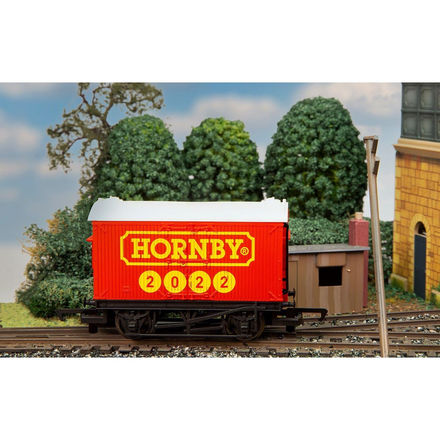 Hornby 2022 Wagon. Wagons & Wagon Packs. , Red