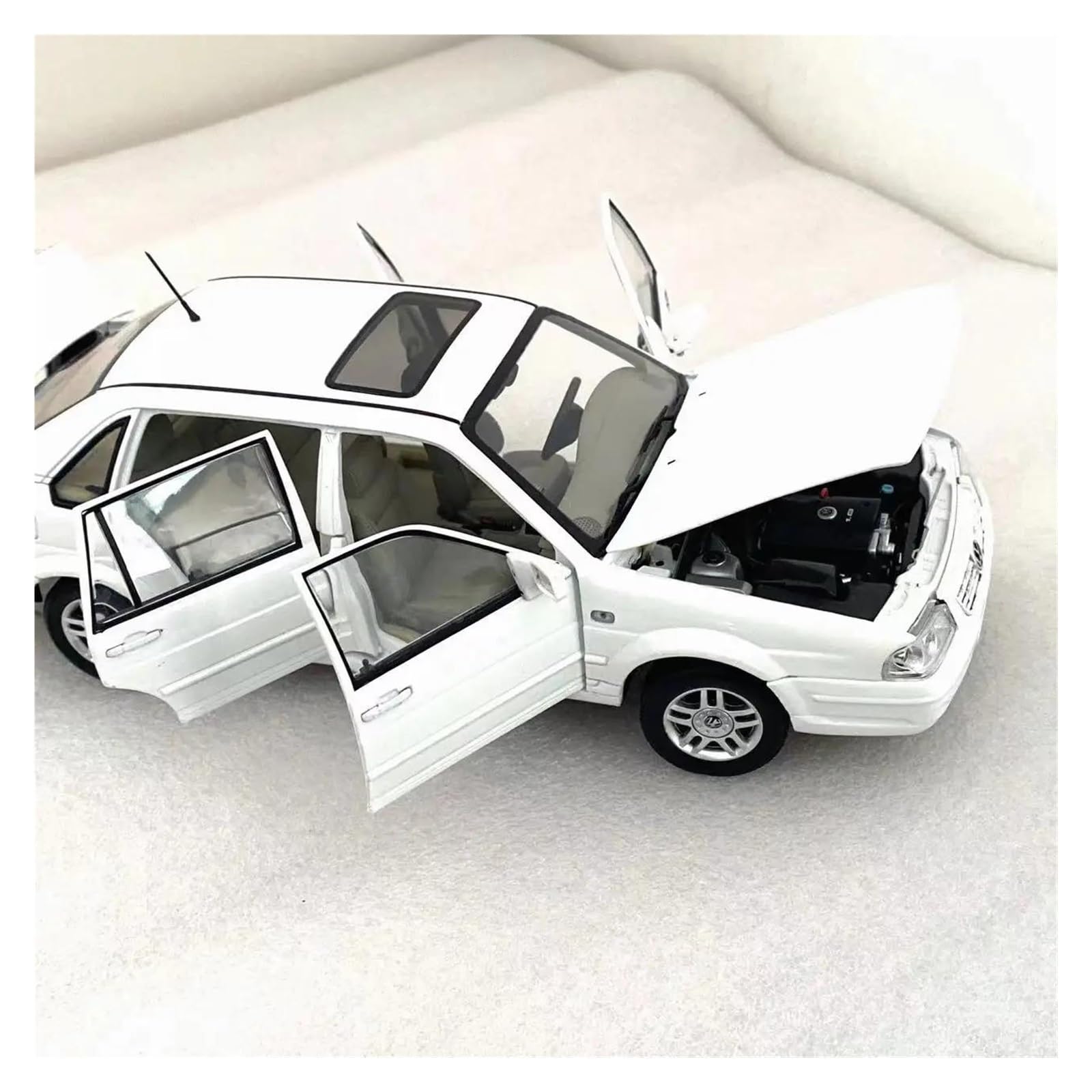Metallo Scala Replica 1 18 Per Santana 3000 Pressofuso In Lega Modello Auto Beyonder Statico Bianco Veicolo Giocattolo Regalo Da Collezione