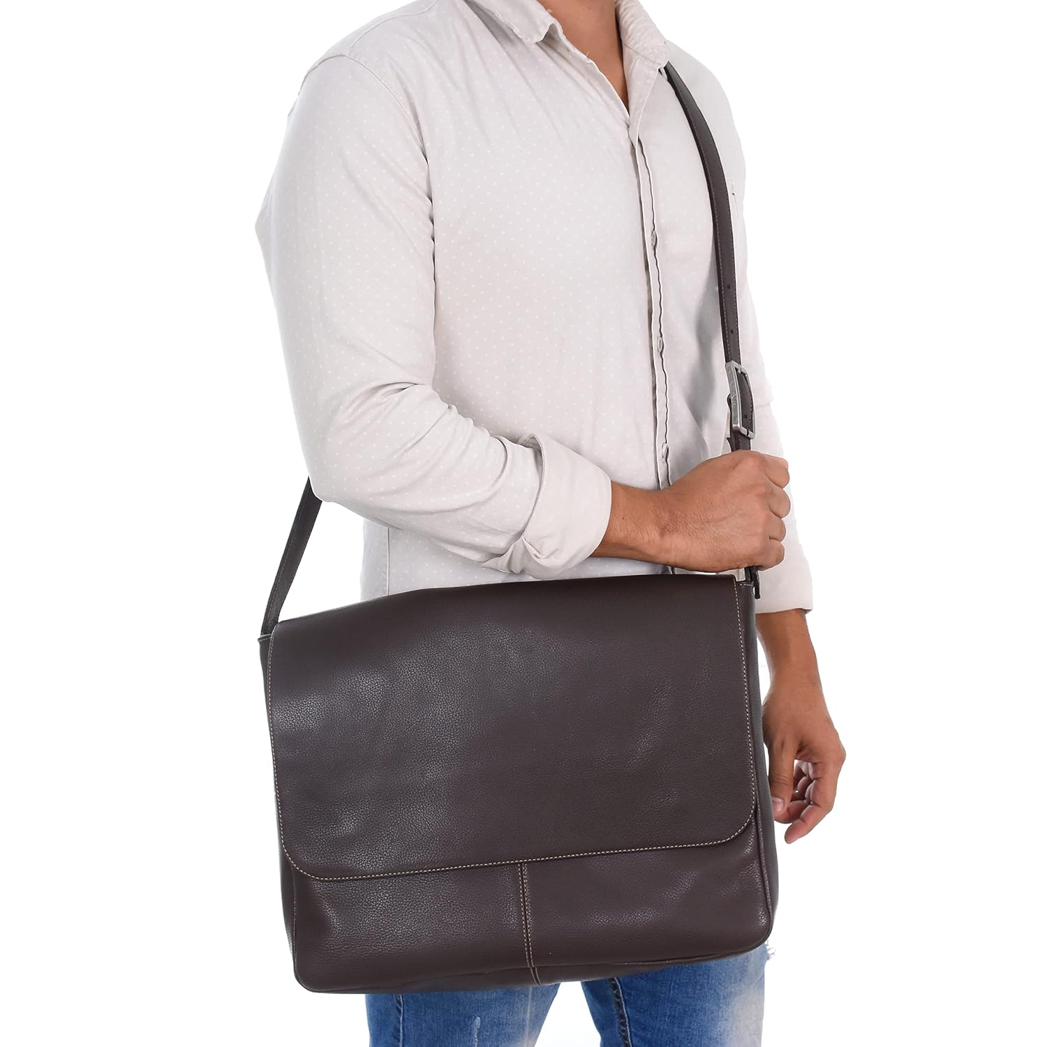 BOLSA PASTA MALETA 100% COURO PARA NOTEBOOK 15,6 POLEGADAS (PRETO) em promoção! Veja a oferta e mais achadinhos de Mochilas & Pastas Masculinas 7 Hoje é o melhor dia para comprar BOLSA PASTA MALETA 100% COURO PARA NOTEBOOK 15,6 POLEGADAS (PRETO) com aquele preço maroto! Promoção! Aproveite a oferta! 7