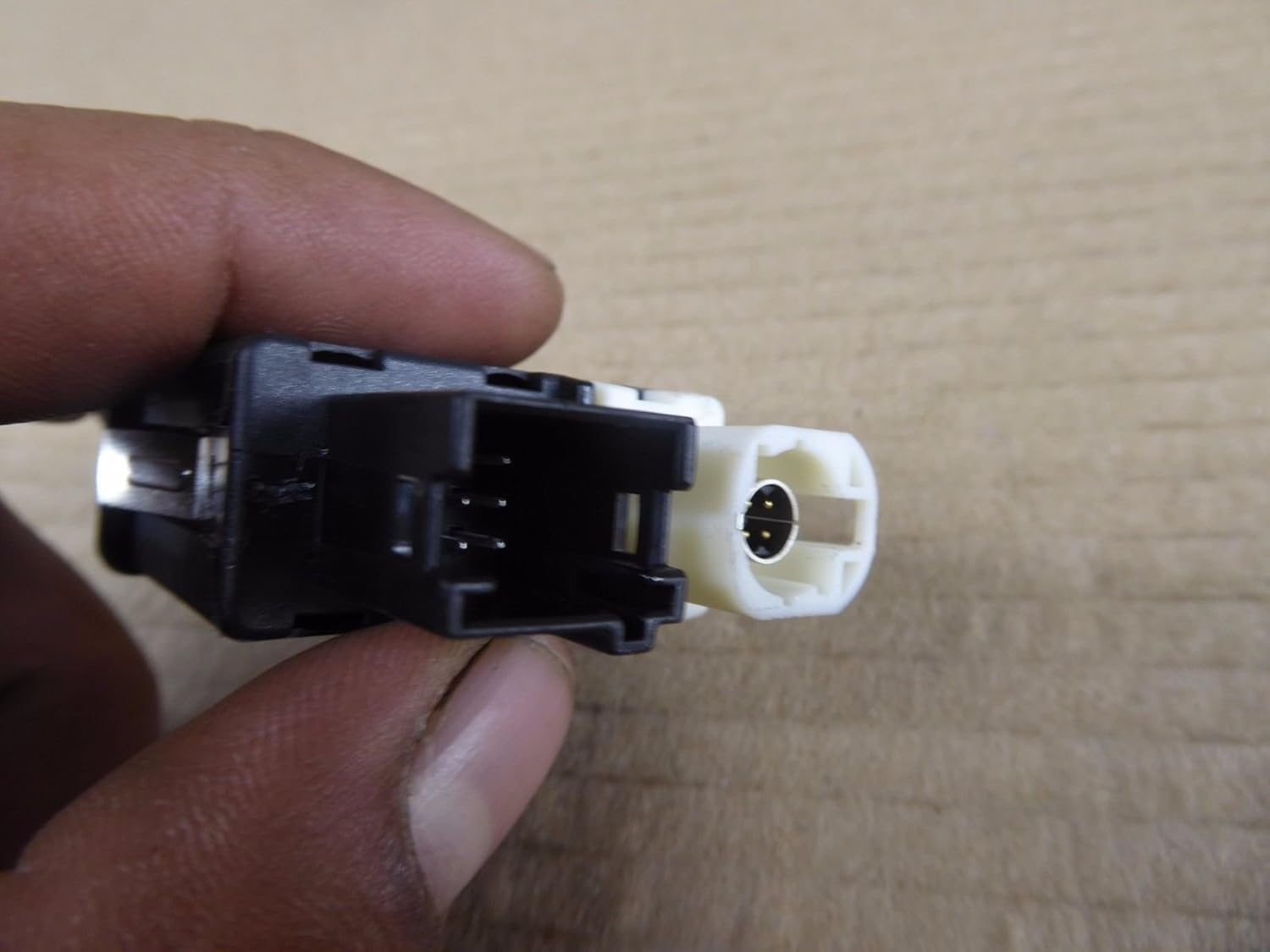 BMW Geniune USB/AUX-in Port, Selectable:61309931AC