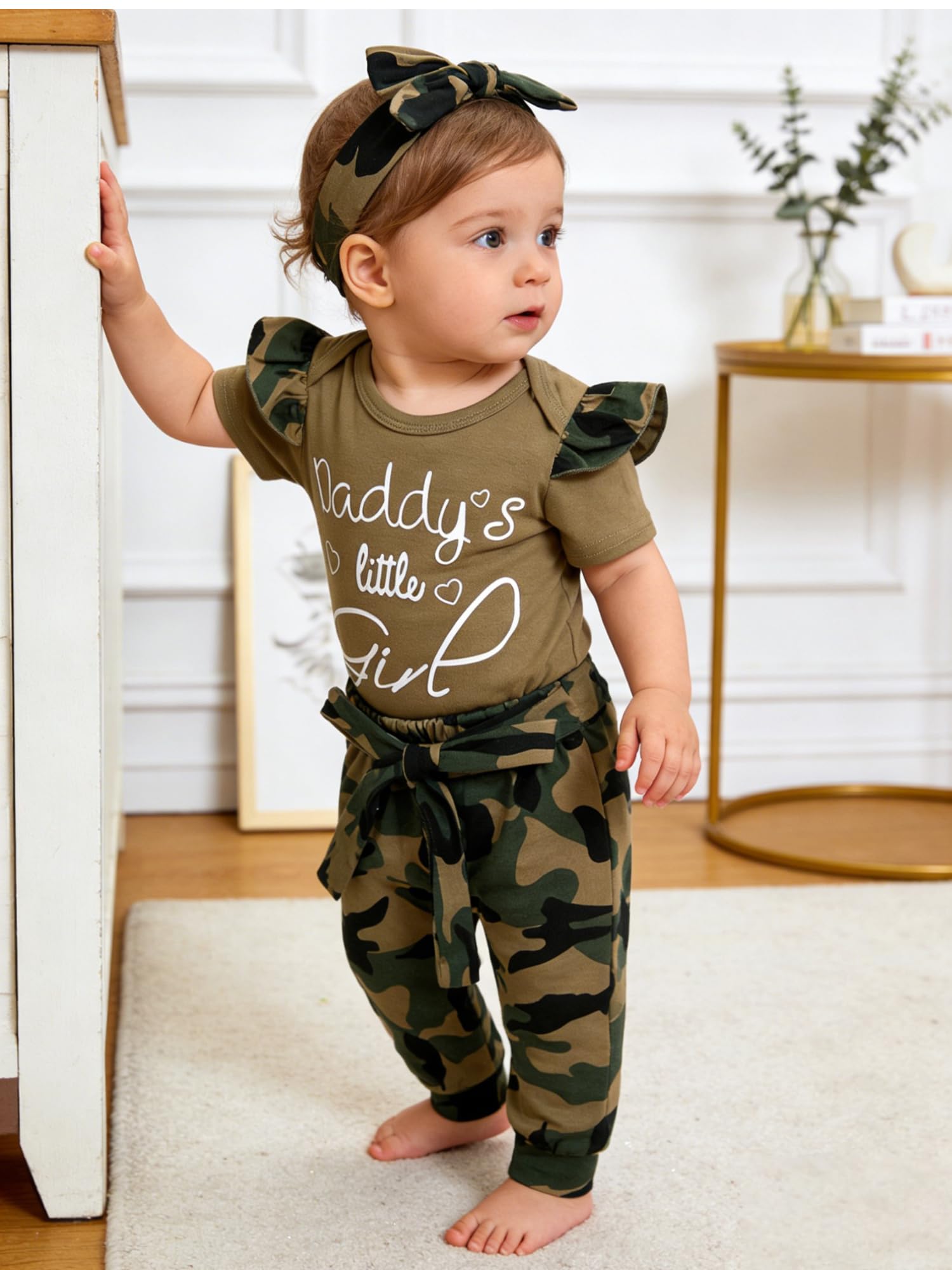 Set di vestiti per neonata con volant e pantaloni mimetici