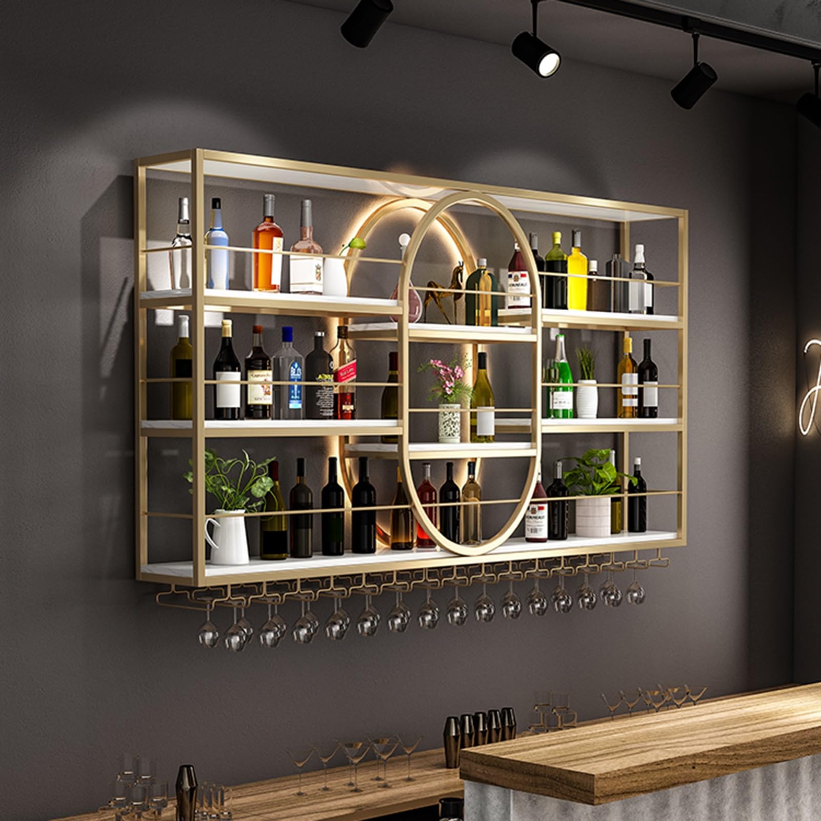 Étagère de bar suspendue lumineuse pour sublimer vos soirées salon