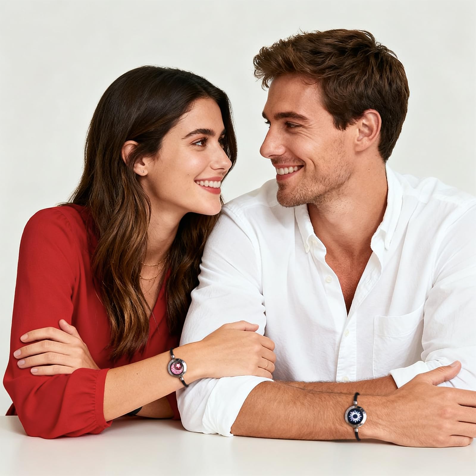 TOTWOO Bracciali per Coppie con Collegamento Bluetooth Uno a Uno tramite App, Luci e Vibrazione al Tocco – Regalo Romantico per San Valentino e Relazioni a Distanza in Acciaio Inossidabile 316L