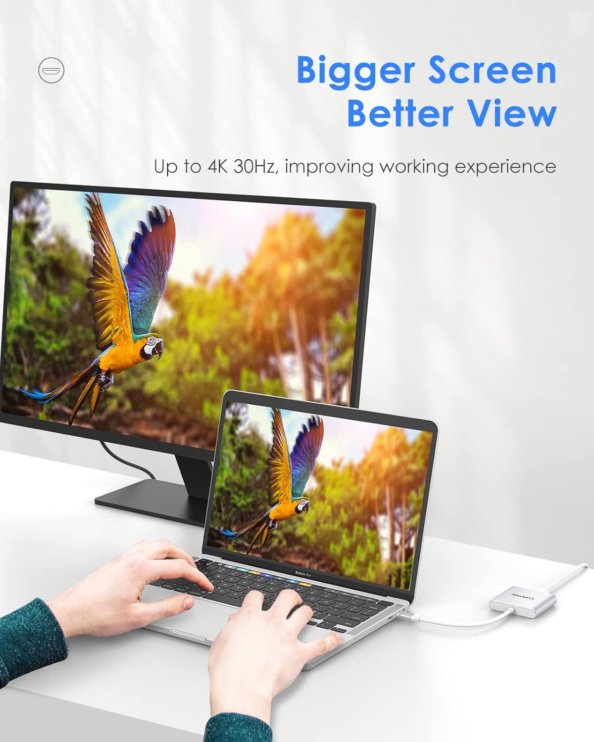 LENTION USB C Hub pripojený k MacBooku s externým monitorom
