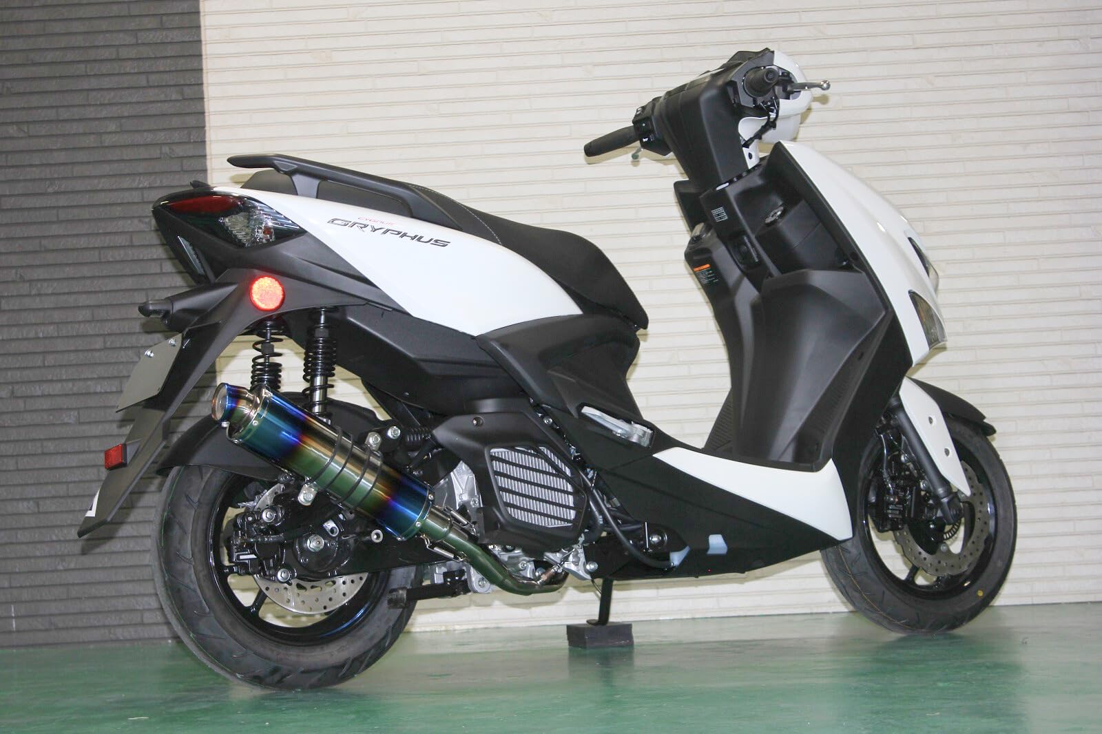 Realize シグナス グリファス グリフィス 22Racing Ti｜車