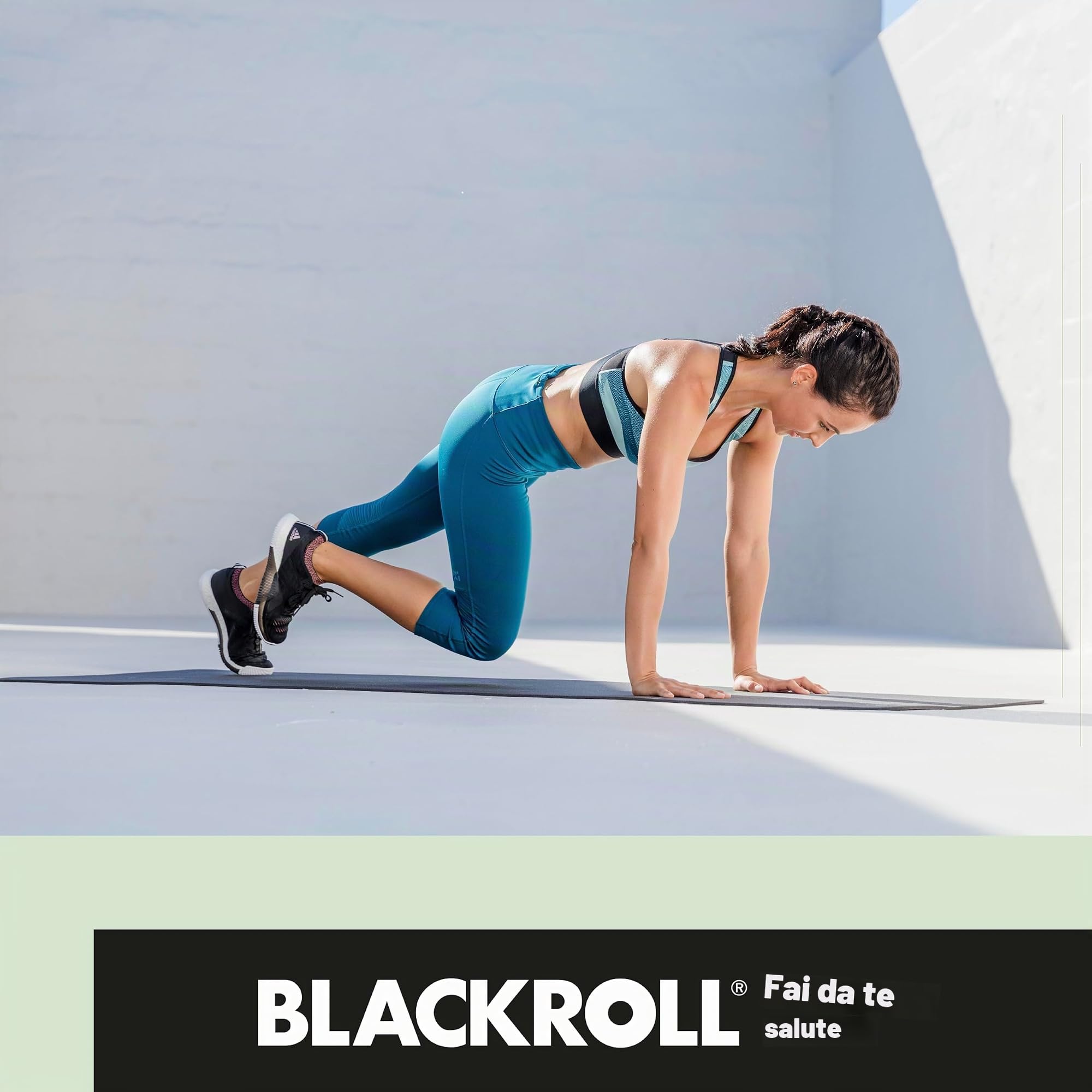 BLACKROLL® MAT - l'originale. Tappetino da ginnastica in nero.Il tappetino ammortizzato per allenamento, yoga, pilates - 65 cm x 185 cm + GYMBAG