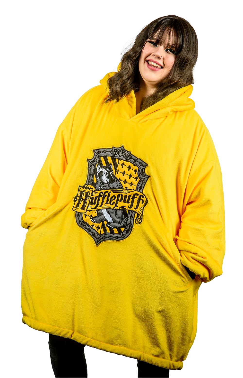 Coperta con cappuccio oversize di Harry Potter con Tassorosso, in morbido pile indossabile, design con stemma della casa, regali per donne, uomini, adulti, bambini, giallo