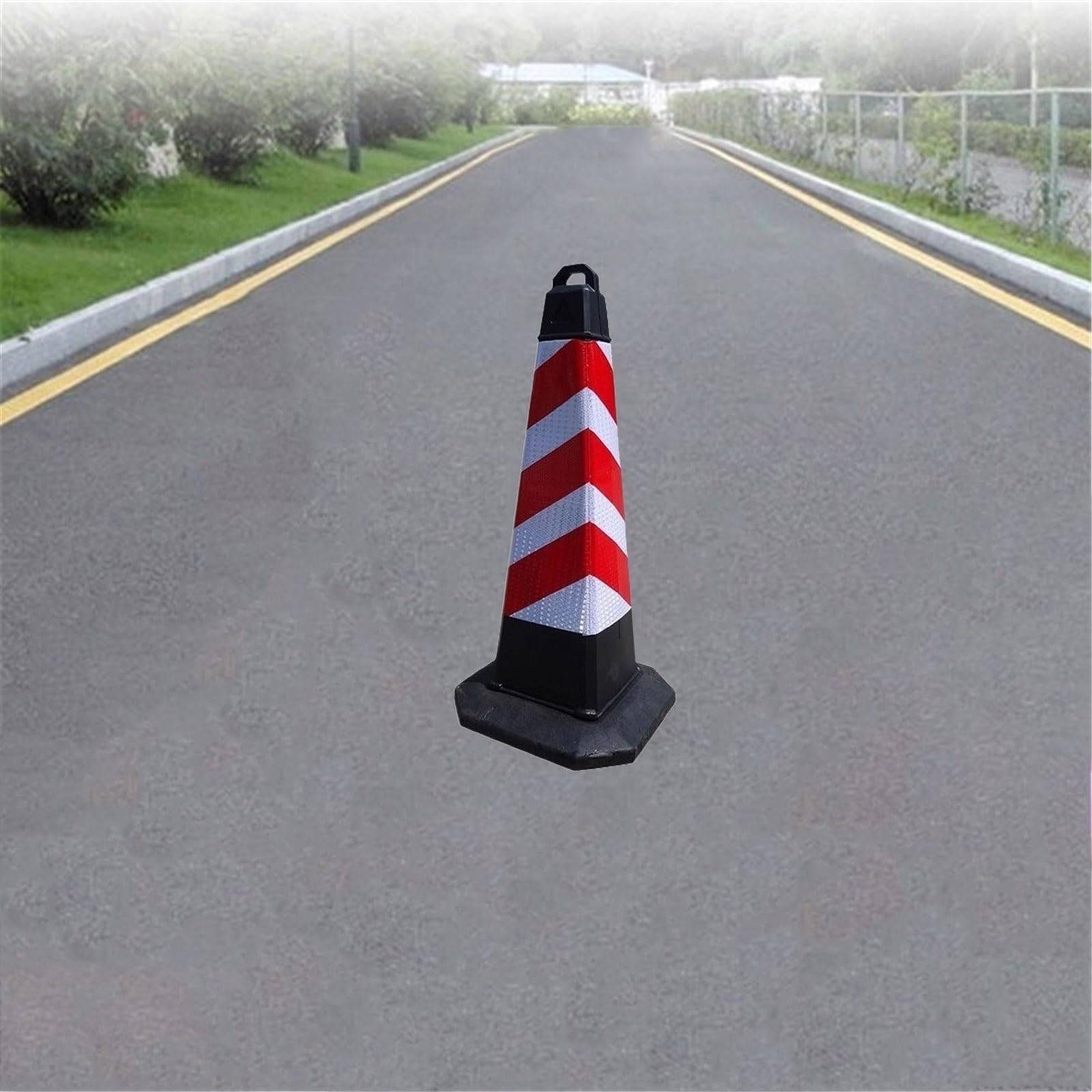 Conos de tráfico Conos reflectantes de tráfico con asa for aparcamientos, seguridad vial y zonas deportivas. Base de PVC (5 unidades). Carretera