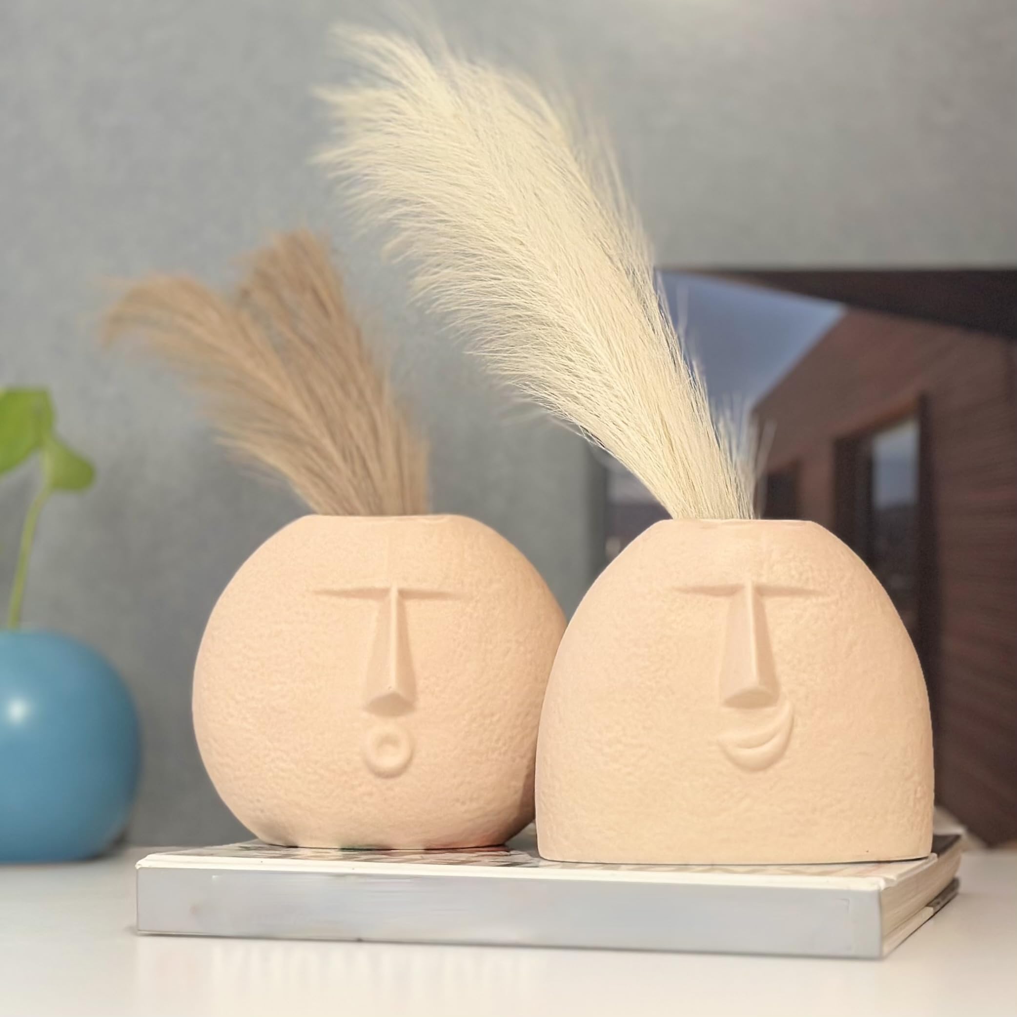 URBAN SENSEModern Decorative Smirk Face And Blowing Kiss Ceramic Vase For Home Décor | Centerpieces | Office Or Living Room Ceramic Flower Vase | Face Vase (Blowing Kiss And Cheerful Face),White