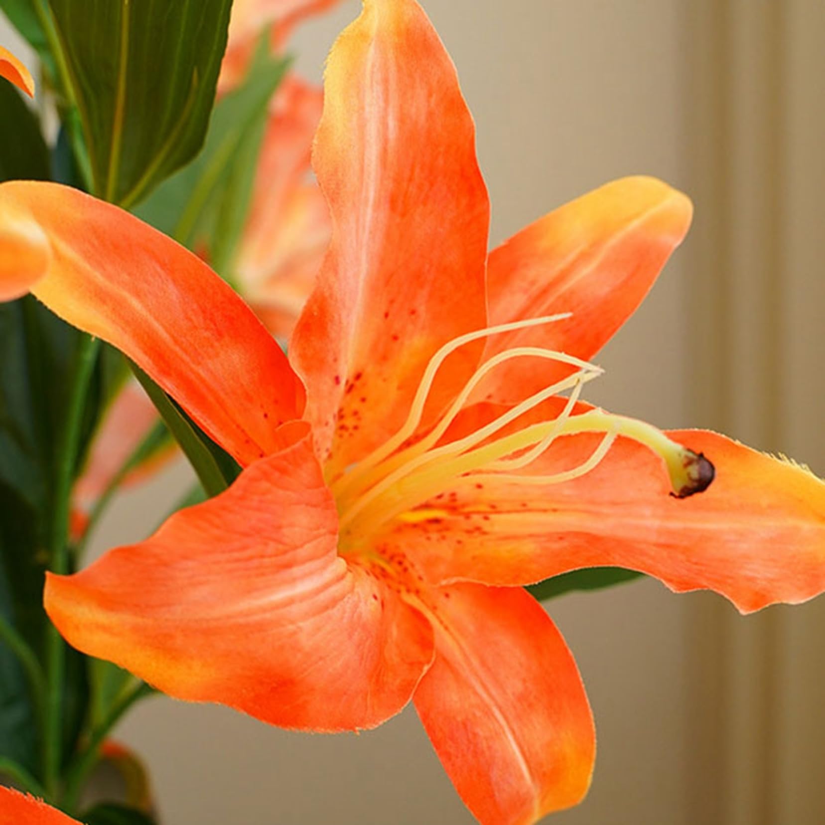 Amazon｜枯れない花 本物そっくり ユリ オレンジ 手作り 造花 5頭 1束