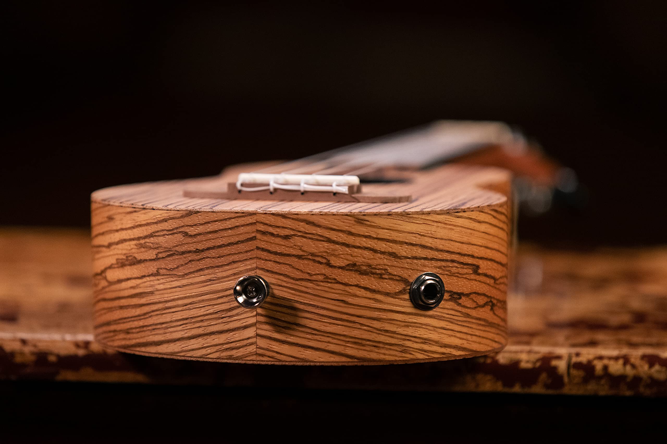 Ortega Guitars Ukulele Soprano Elettro-Acustico – Timber Series – Gig Bag Inclusa – Zebrawood, Natural (RFU10ZE)
