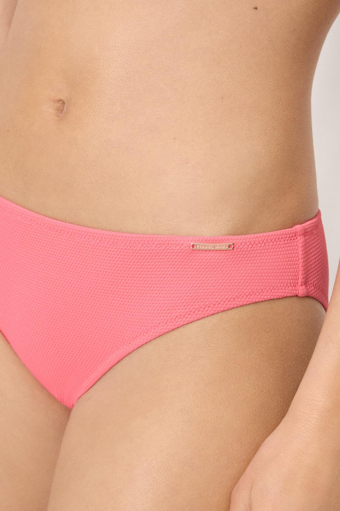 YSABEL MORA. Conjunto de Bikini Top Triángulo Piqué Estampado Tropical Copa B. Sin Aro con Relleno Extraíble para Comodidad y Forma Natural.Colección Lavender.