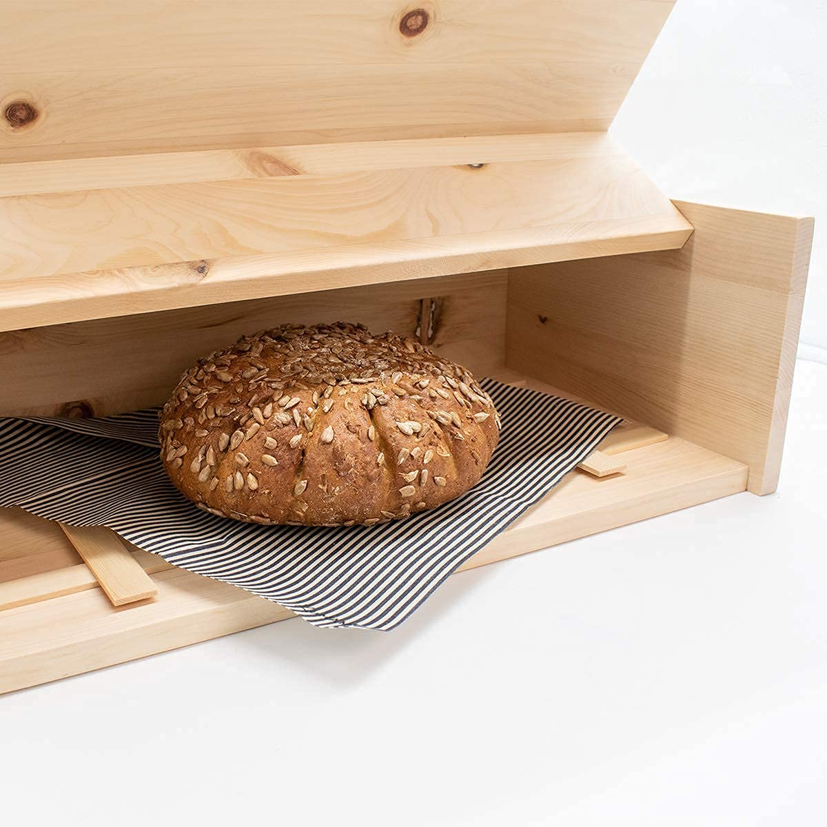 Brotkasten aus Zirbenholz mit Gitter und Bienenwachstuch, 45x16x25 cm | Handgefertigte Brotdose aus Naturholz, Made in Austria