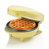 Bestron Waffle Maker, Piastra per waffel mini Ø10 cm, piccola macchina per waffel con rivestimento antiaderente, per compleanni di bambini, feste di famiglia, Pasqua o Natale, 550 watt, colore: giallo