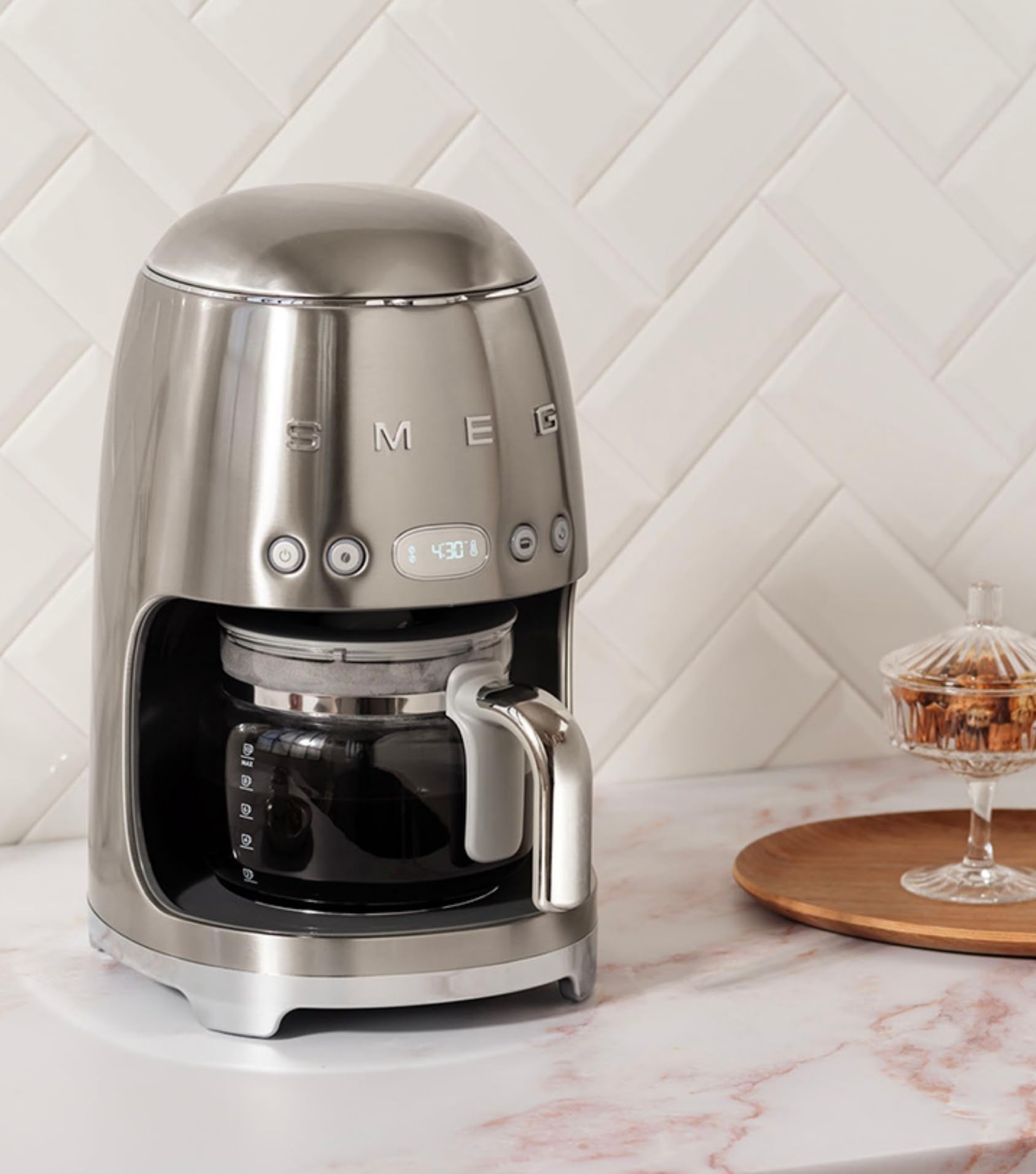 Smeg, DCF02BLEU, Filter-Kaffeemaschine, Aroma und Autostart-Funktion, Glaskaraffe bis 12 Tassen, 2 Intensitätsniveaus, Warmhaltefunktion, 1050W, Schwarz