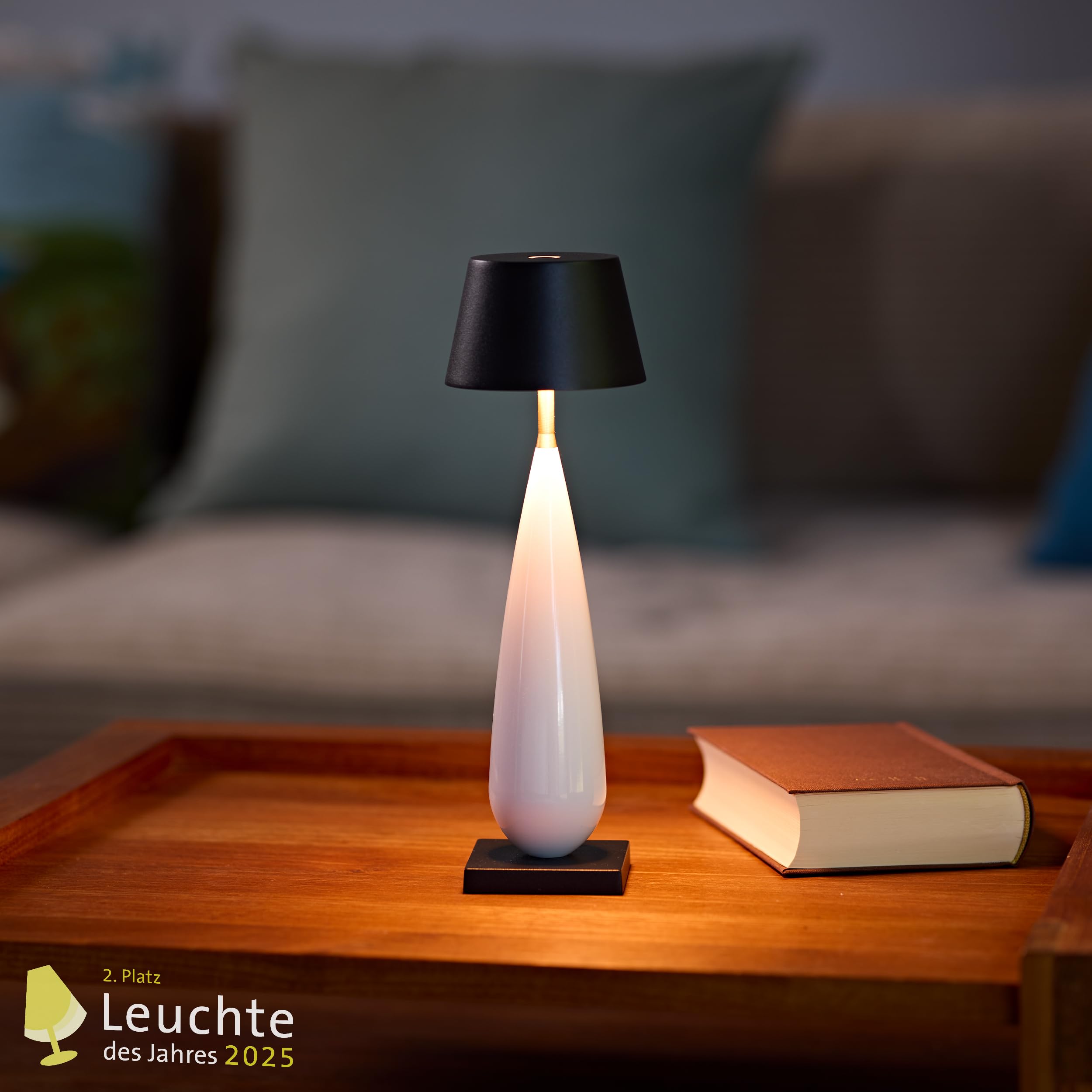 SIGOR Thala - Dimmbare LED Akku-Tischlampe Indoor & Outdoor, Leuchte des Jahres 2025 2. Platz, IP65 spritzwassergeschützt, Höhe 23,7 cm, aufladbar per Ladestation, 7 h Leuchtdauer, keramikweiß/schwarz