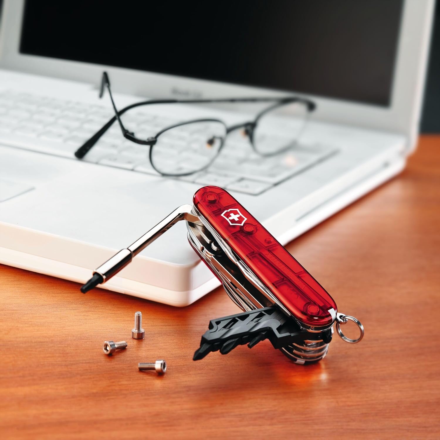 Unlock Versatility: Review of the Victorinox Cyber Tool M Swiss Army Pocket Knife
