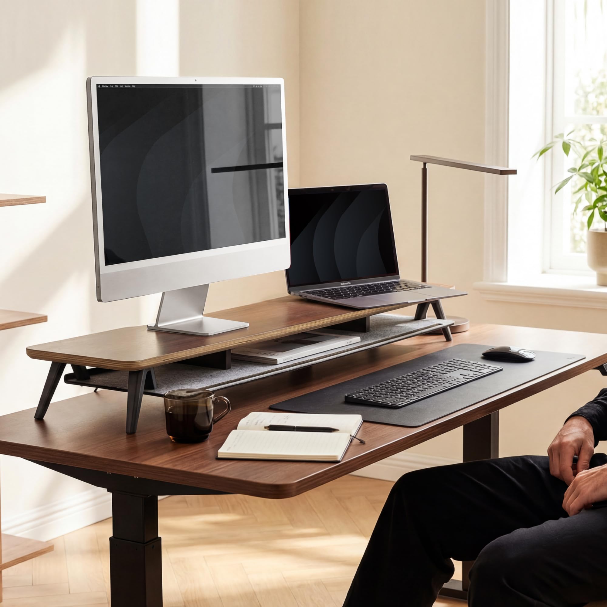 Fenge Monitorständer, 108cm, Mehrschicht-Massivholz, Laptop PC TV, Braun | 2 Geräte, Bis 45kg, Ablagefach für Telefon/Tablet/Stift, Kabel-Mgmt. Filz-bezogen, Alufüße, Bildschirm Schreibtisch Büro Home