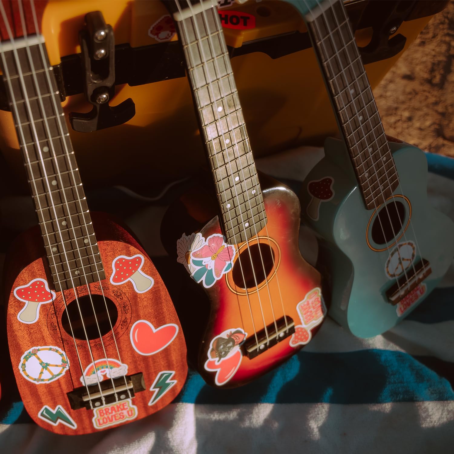 Sawtooth Mahogany Pineapple Soprano Ukulele w Gig Bag and Official Brake Stickers - Image 5