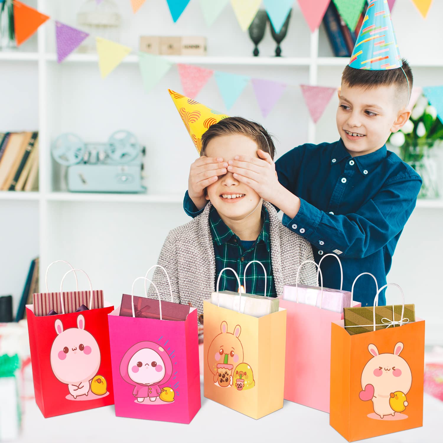 SPERPAND Lot de 100 sacs cadeaux en papier avec poignées, 22,1 cm, petits sacs à friandises, biscuits, collations, bonbons, sacs de fête pour anniversaire d'enfant, fête prénatale, Pâques, fête des