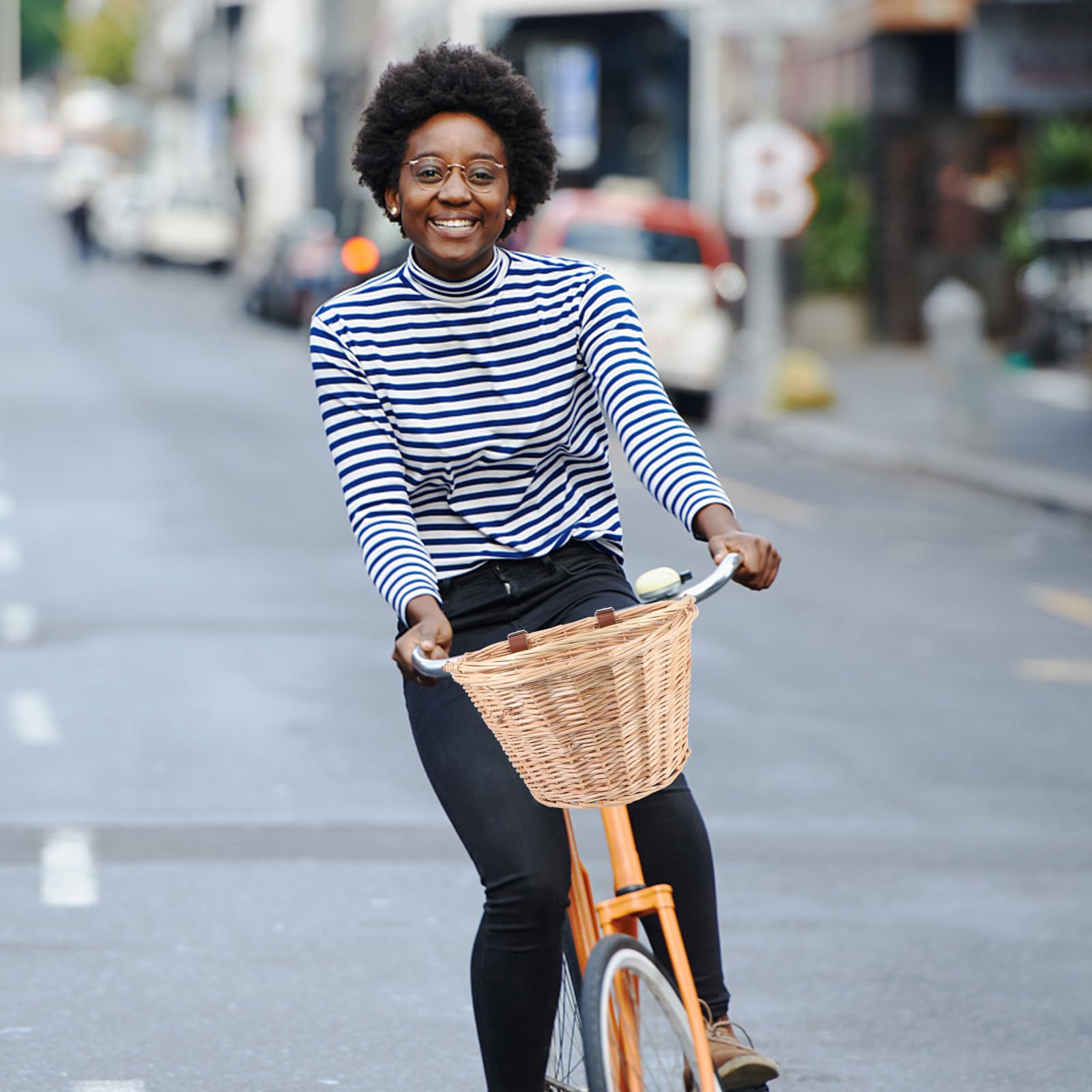 ULTECHNOVO Cesta de Mimbre con Asa Color Caqui Color Aleatorio Gran Espacio y Superficie Lisa para Bicicleta Adecuado para Almacenamiento y Ciclismo al Aire Libre