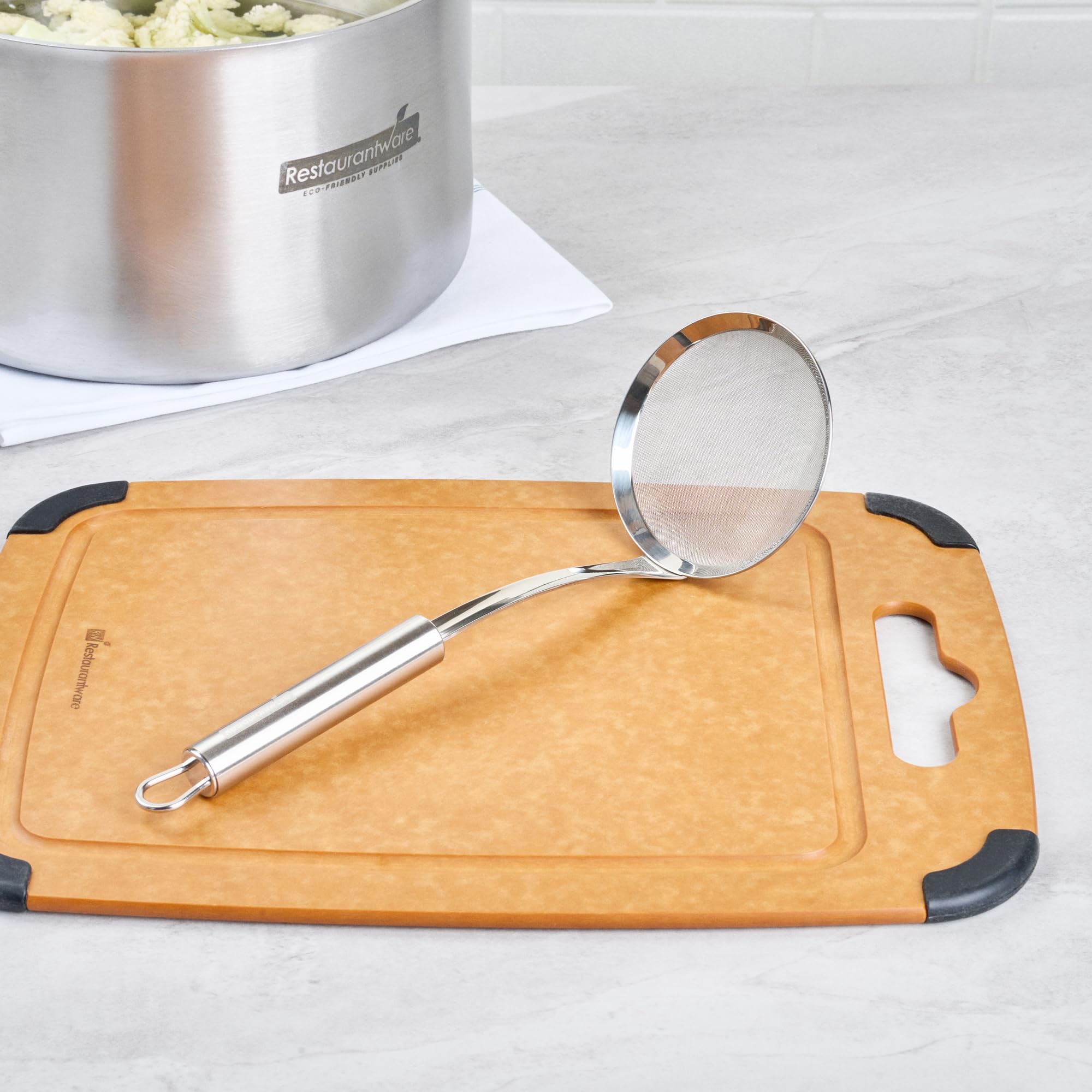 Restaurantware - Tamiz de malla estándar alemán de 3.9 pulgadas, 1 colador de malla fina con asa, tamiz ultra duradero, apto para lavavajillas, colador de alimentos de acero inoxidable, para arroz,
