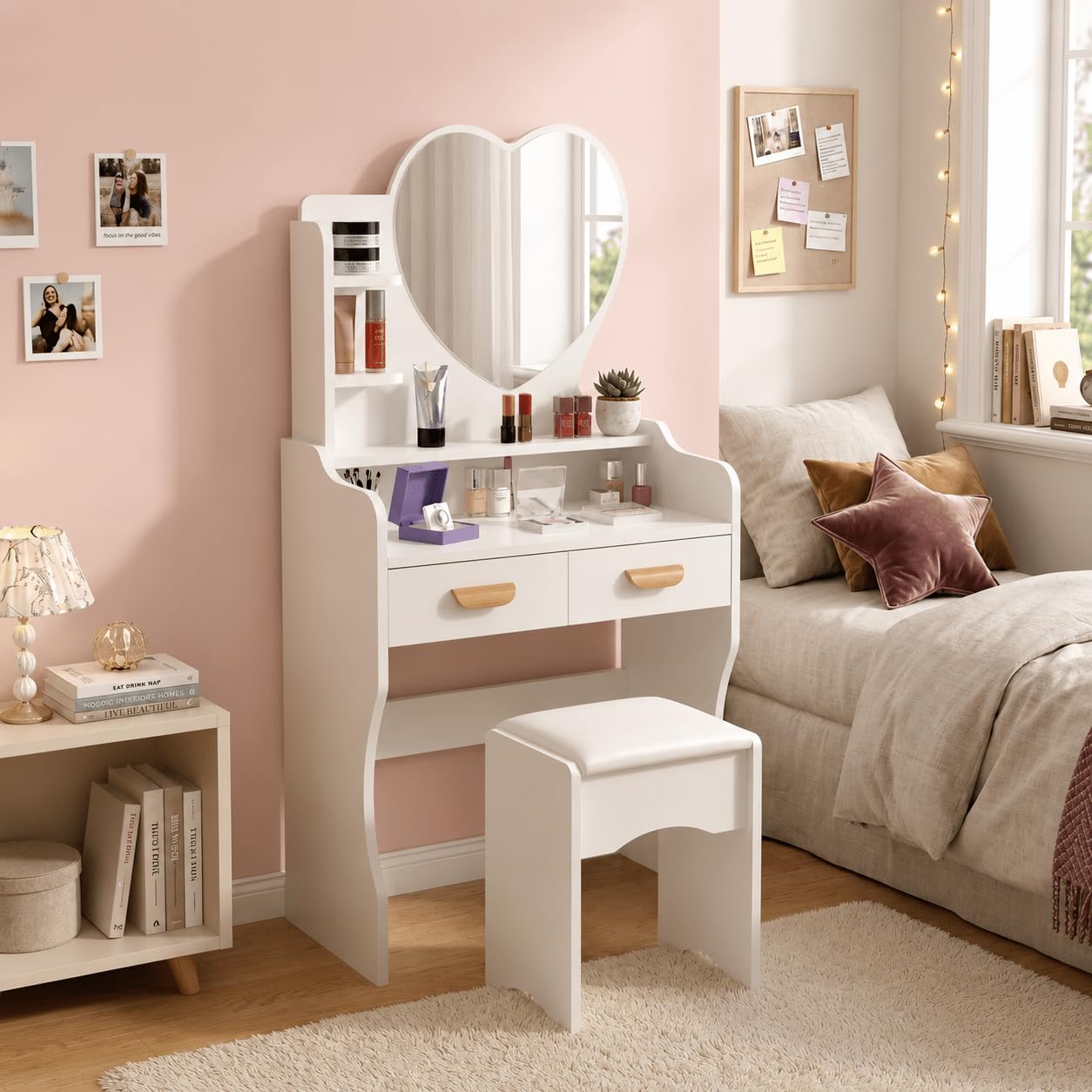 Toeletta da Trucco con Specchio a Cuore e Sgabello Incluso 59x35x118cm - Tavolo Make-up Bianco con 2 Cassetti e Mensole Portaoggetti, Specchiera per Camera da Letto e Cameretta