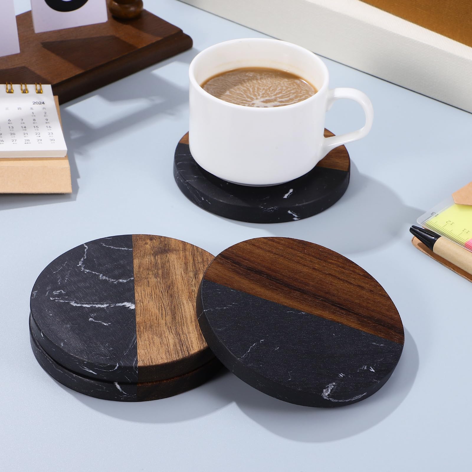 FRCOLOR Set di 4 Sottobicchieri Rotondi in Resina e Legno Stile Giapponese, Resistenti al Calore e Antiscivolo, per Casa, Ufficio e Feste