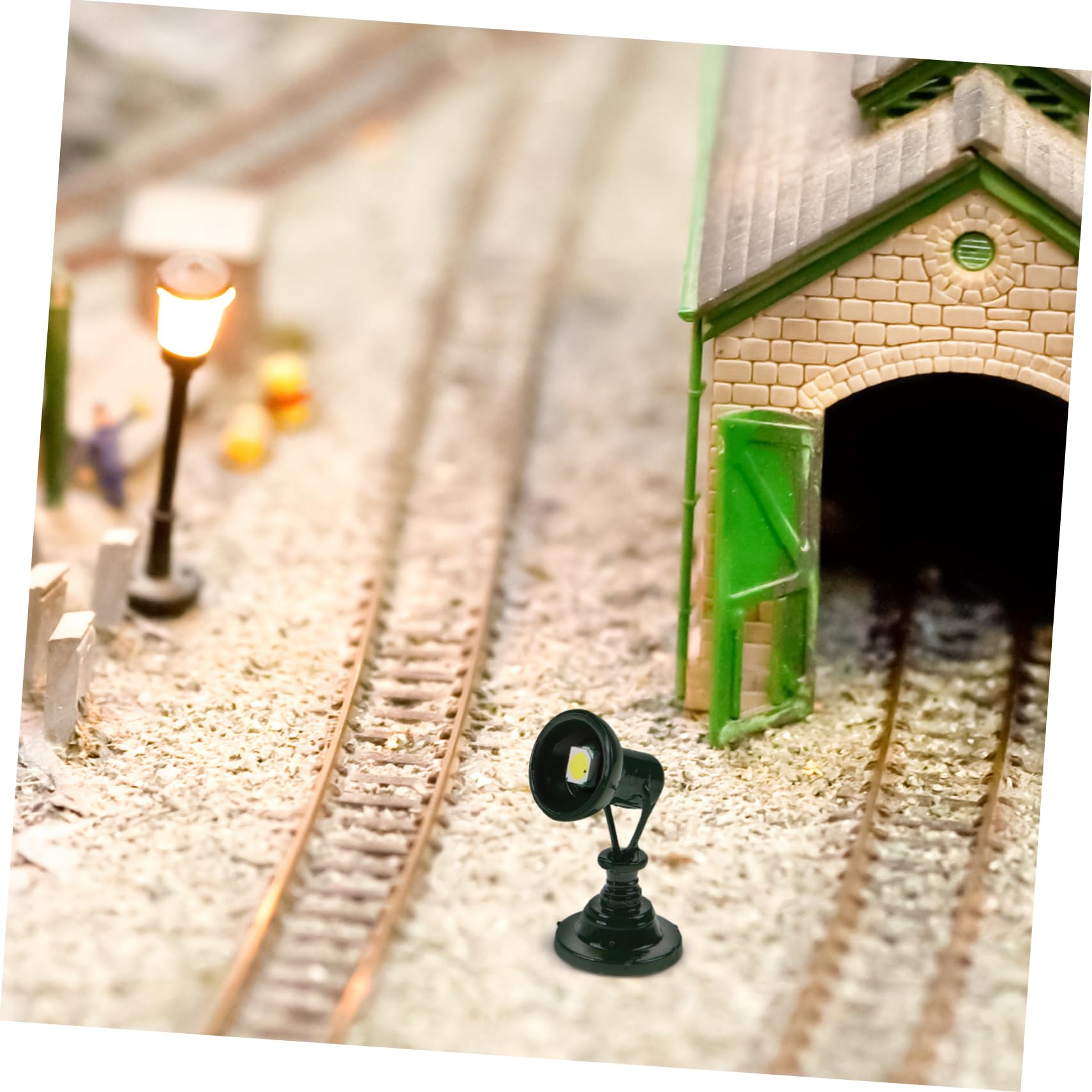 KALLORY 2Pcs Mini Railroad Signal Lamp Model Decorative Simulation Spotlight for Sand Table Stylish Train Night Lights Durable Design for DIY Train