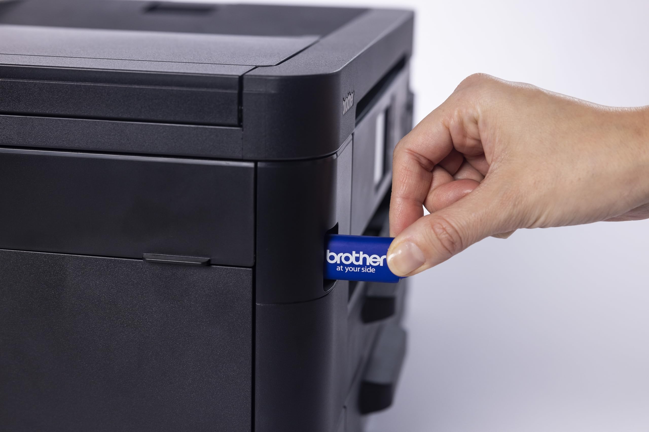 Brother MFCJ4550DW | Multifunzione inkjet a colori | 20 ipm| Stampa Fronte/Retro | Display da 6,8 cm | Cassetti per tot 400 fogli e ADF da 20 | WiFi e USB| Print e Scan da mobile| Inbox da 350 pag