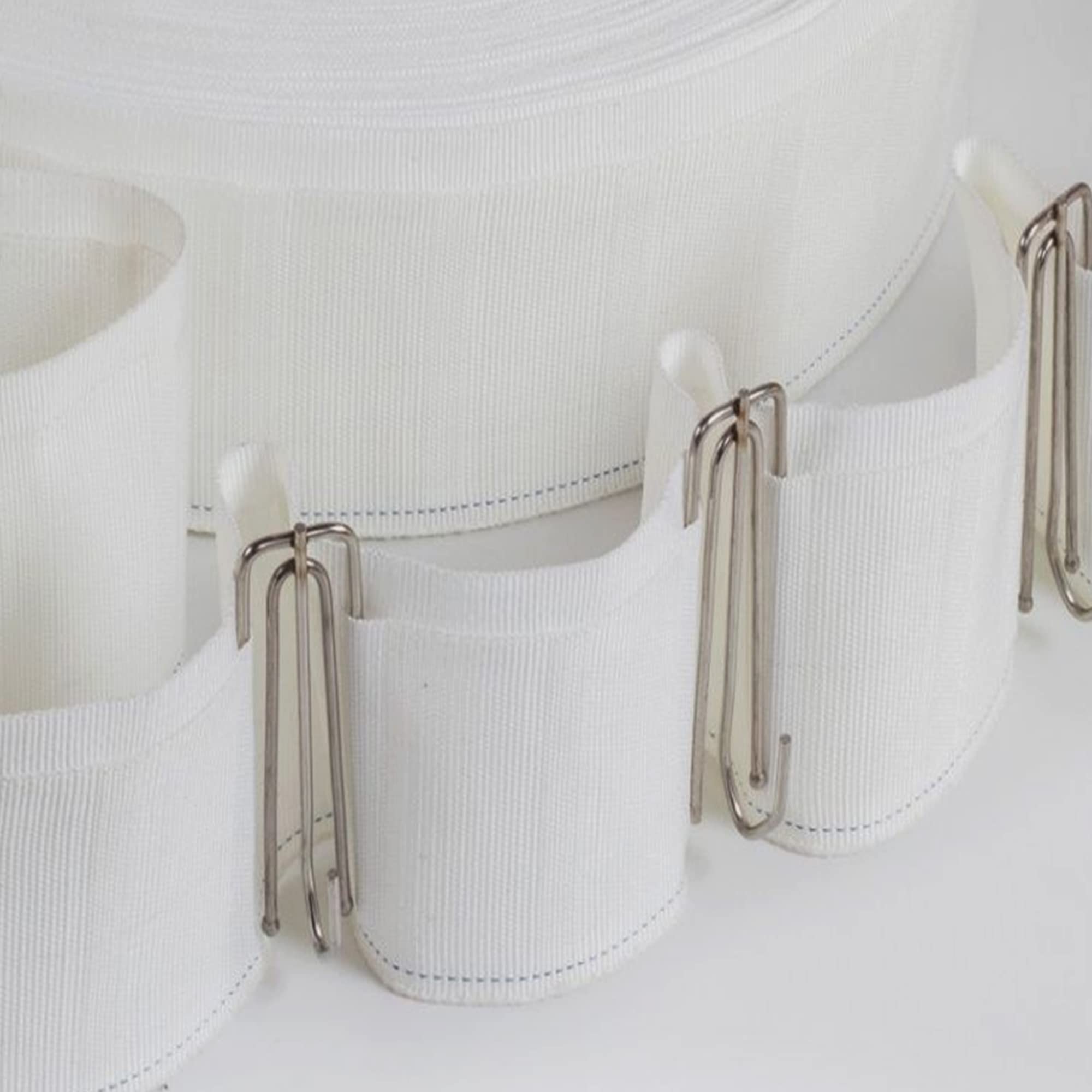 Ruban plissé pour rideaux - 9,1 m de long - Avec 30 crochets plissés en acier inoxydable à 4 broches - Blanc