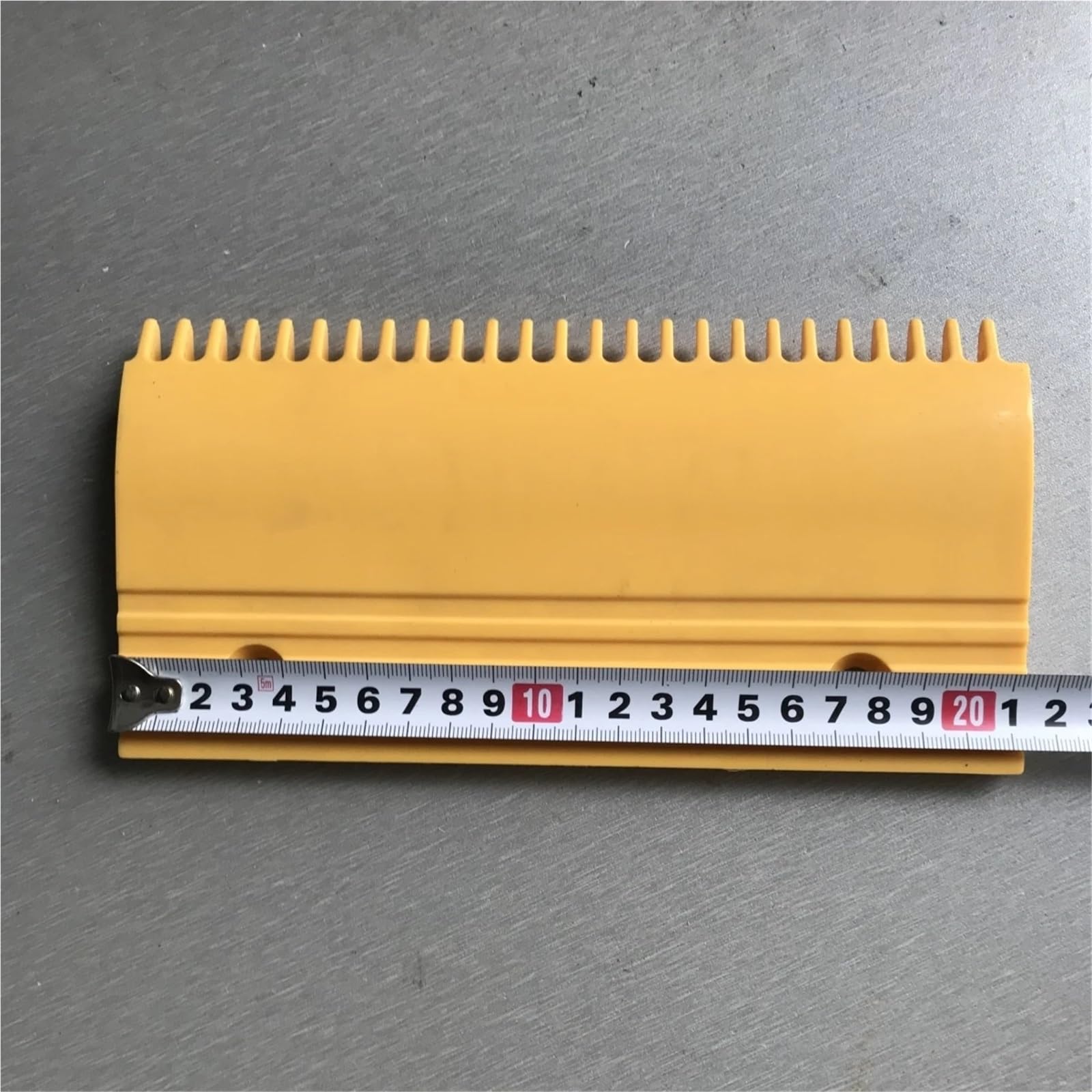 Peigne d'escalier mécanique, pièces détachées d'ascenseur en plastique, pièces de levage LDTJ-B-1 L213 mm l108 mm, entraxe 143 mm, RHS 25T