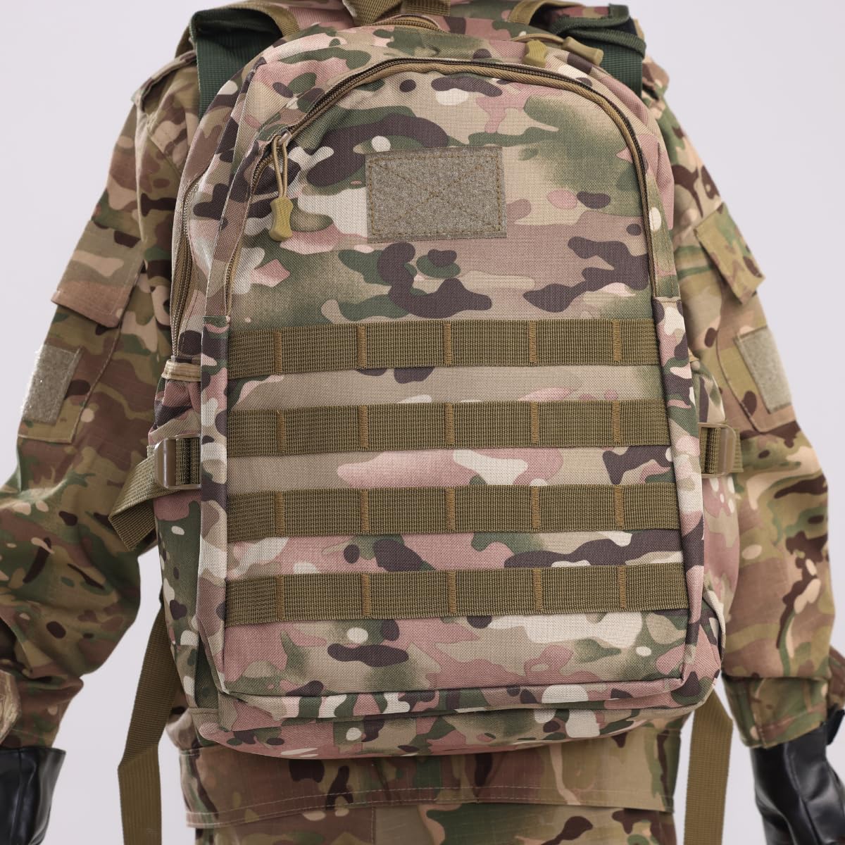 Kinder-Taktische Militärausrüstungsset für Rollenspiele, Soldaten-Tarnuniform inklusive Westen, Rucksack, Helm und Fernglas