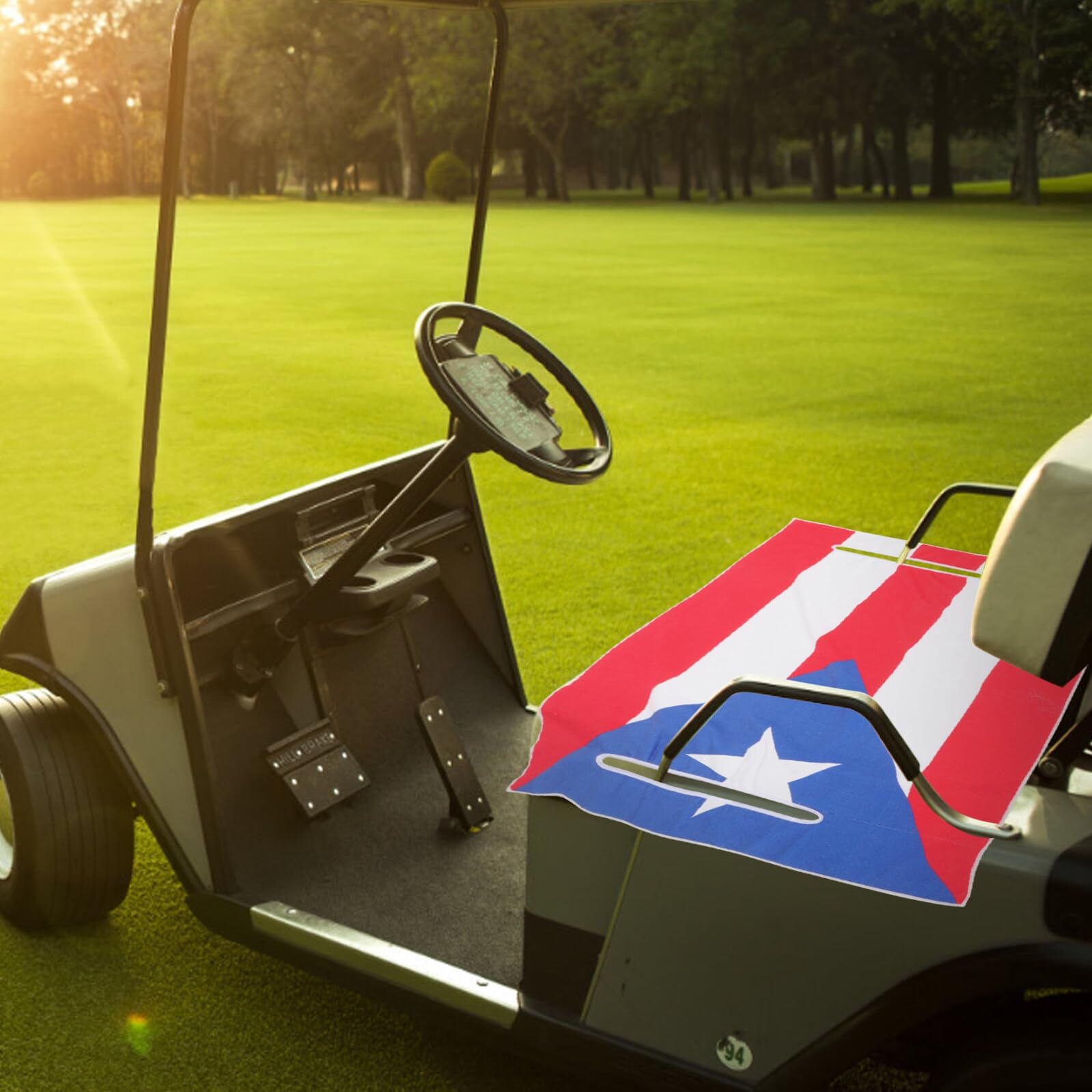 LIFKOME Golf Cart Sitzauflage mit Weichem Polster und Nationalflaggen design Passend für Golf Sightseeing carts Strapazierfähiger Bequemer Sitzbezug für Stilvollen Komfort