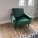 Review Image by Andrea Aguinaga Andrea Aguinaga