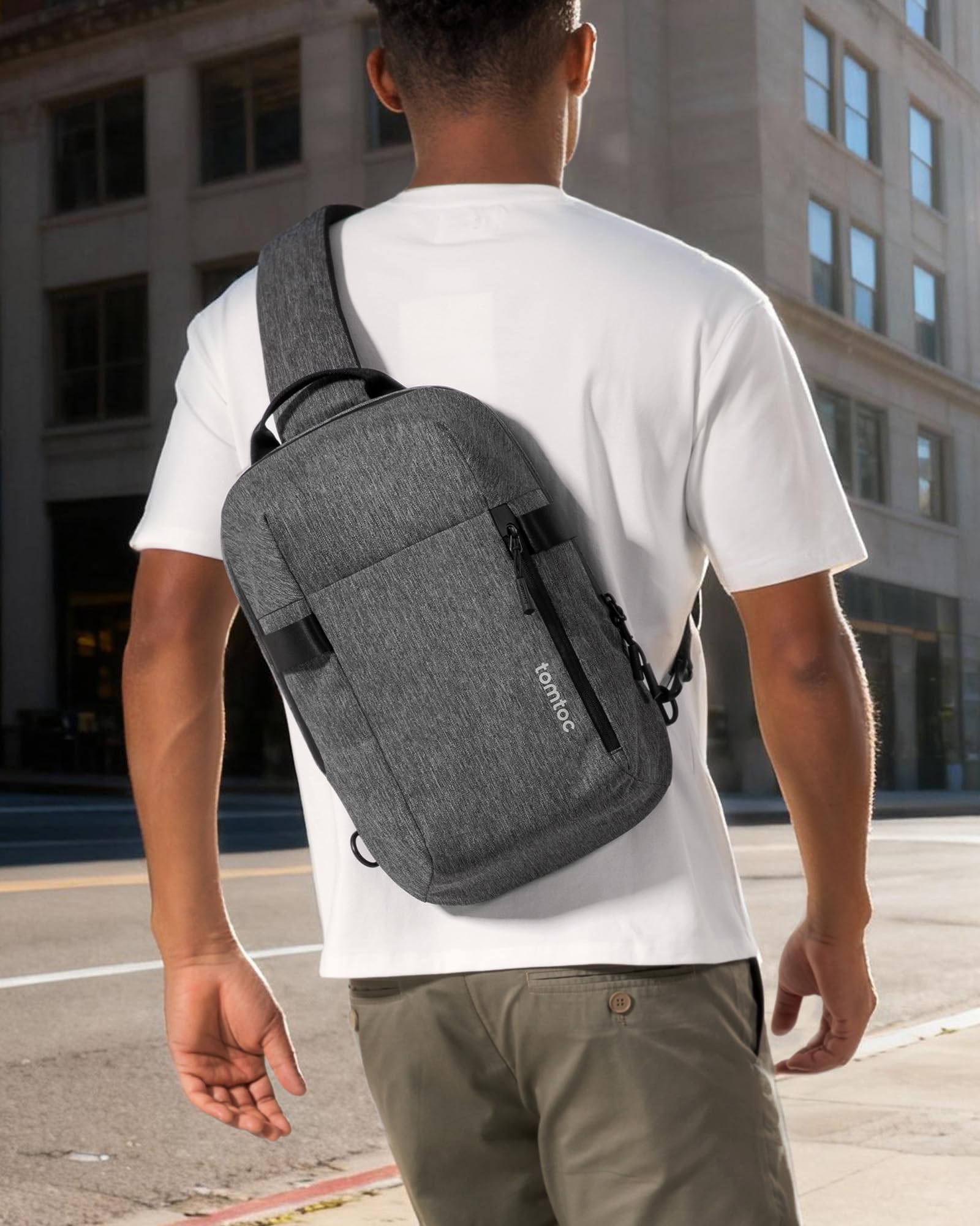 tomtoc Compact EDC Sling Bag, Sac à Bandoulière Minimaliste Crossbody pour 13" MacBook Air/Pro, 2024 13" iPad Pro M4, 13" iPad Air M2, Sac à Dos Résistant à L'eau, Usage Quotidien, Travail, Gris