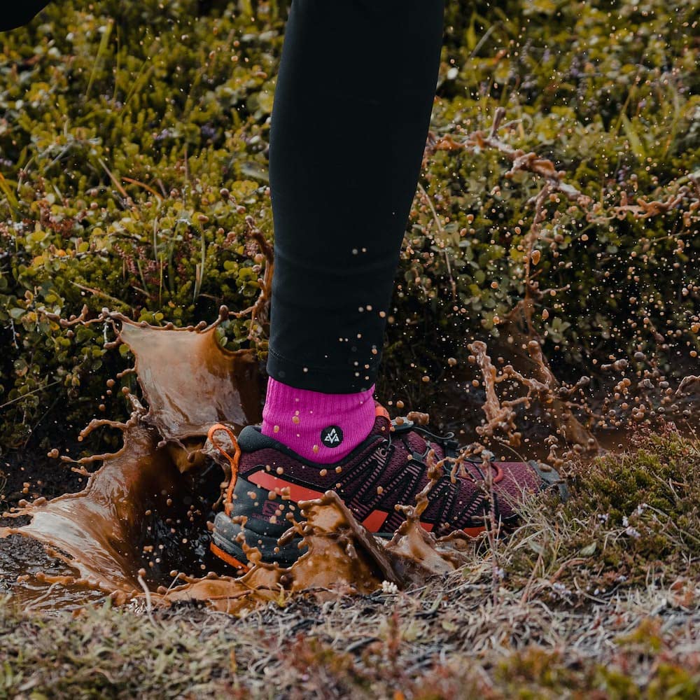 VERJARI® Chaussettes Imperméables Respirantes et Chaudes pour Homme et Femme - Running, Trail, Vélo, VTT, Randonnée, Ski, Activités Outdoor | En fibre de Bambou | Courtes - Fuchsia