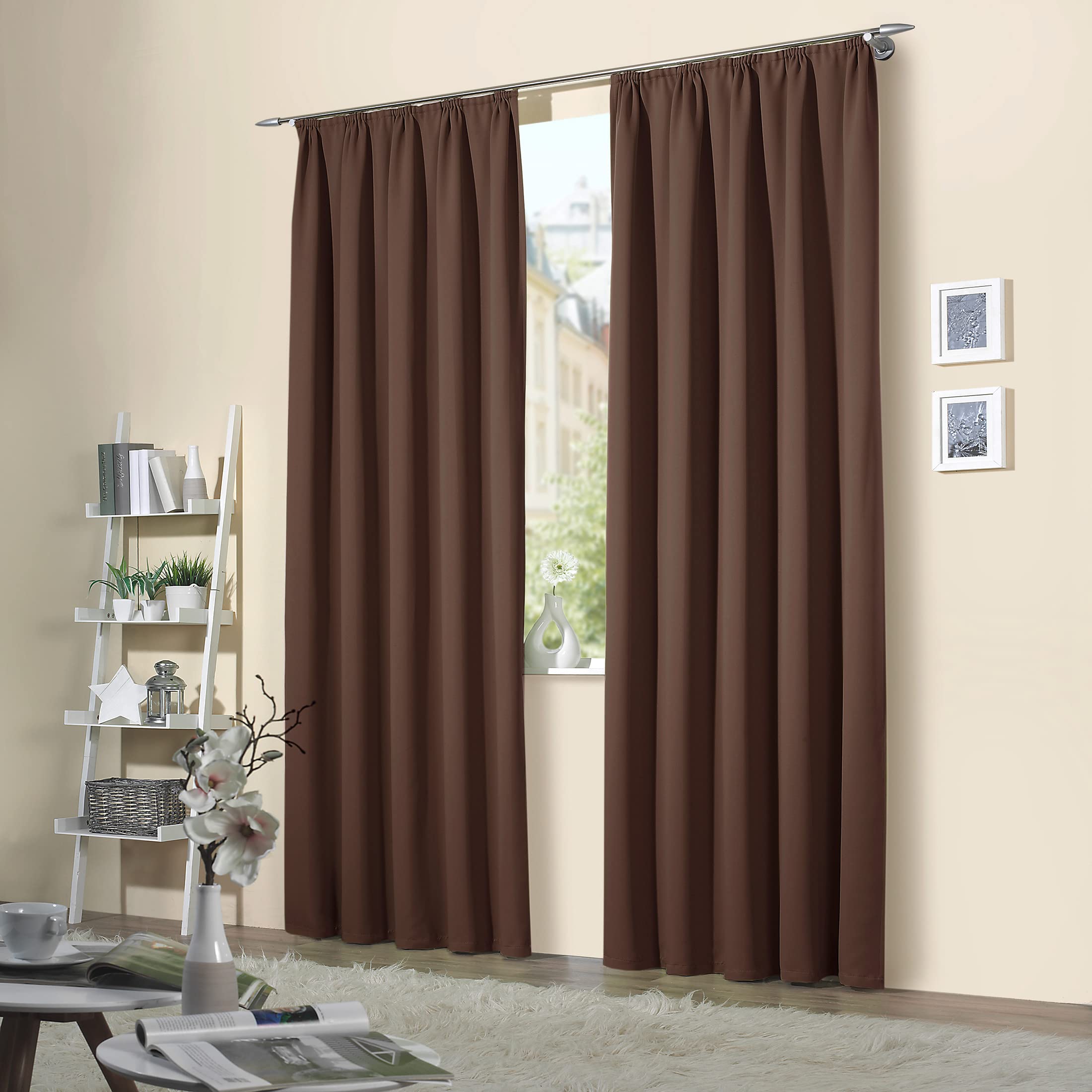 Heimtexland ® Typ139 Lot de 2 rideaux occultants, opaques, avec ruban fronceur, thermiques, couleur marron chocolat, h x l : 245 x 135 cm