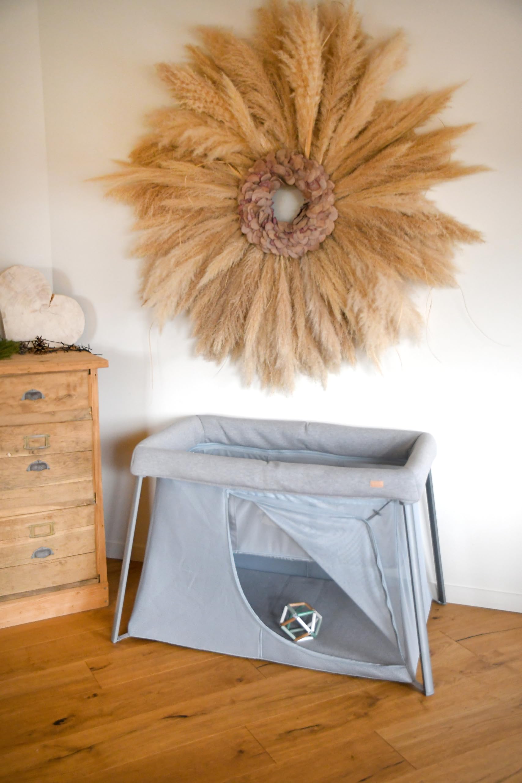 BÉABA, Lettino Da Viaggio 3 In 1, Culla Per Bambini, Letto Elevabile,Parco Giochi, Evolutivo,Leggero 6,8 kg, Pieghevole, Compatto,Borsa e Materasso Inclusi, Traspirante, Tessuto Oeko-Tex, Grigio Brezo