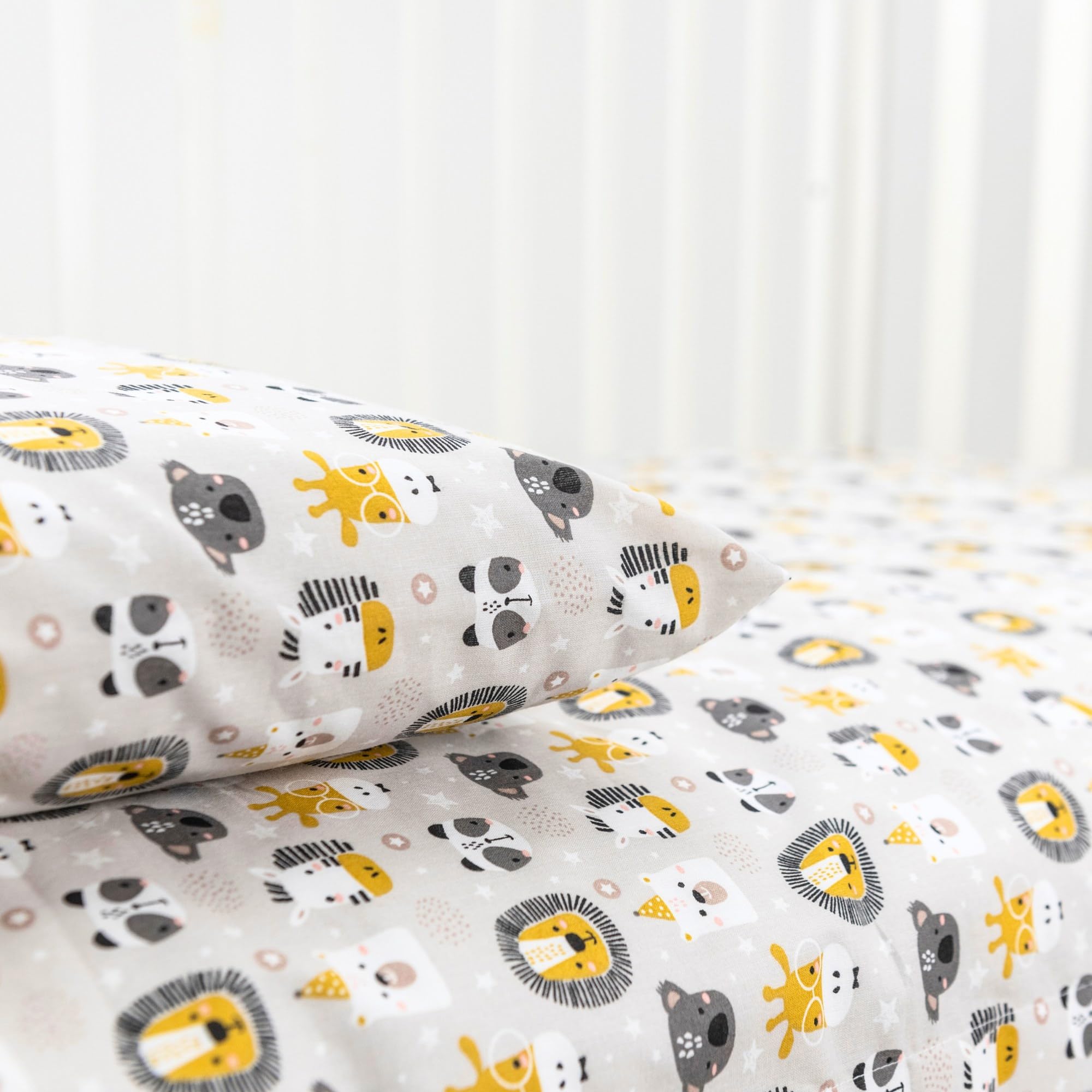 baby idea Babysanity Piumino Lettino Neonato Ricamato Completo Federa e Copripiumino e Lenzuolino con Angoli Sfoderabile Senza Paracolpi Lettino - Made in Italy- (Leoncino)