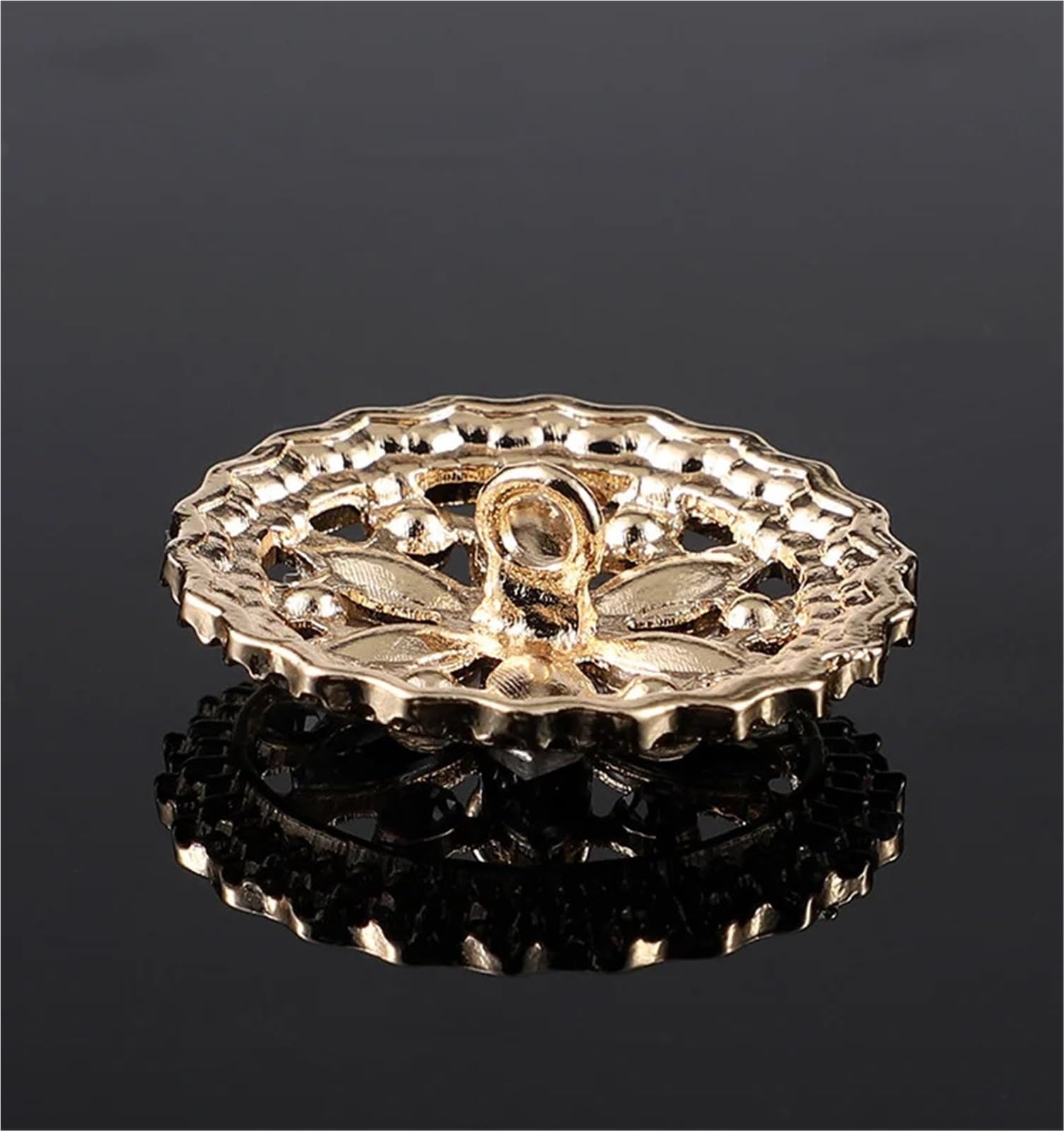 6 botones de perlas de diamantes de imitación huecos de metal.