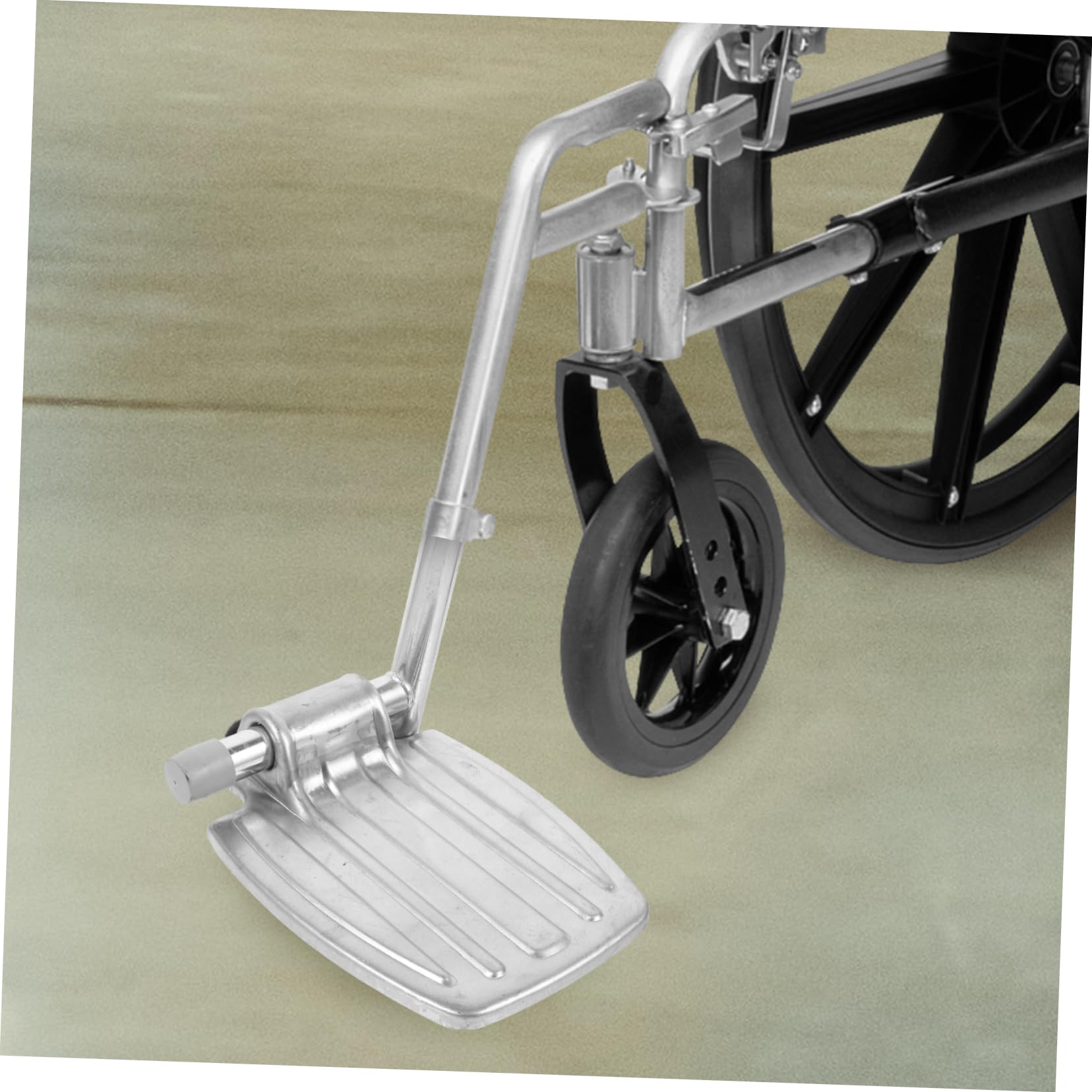 Mipcase Reposapiés Pedal de Repuesto para de Metal Ligero Silla de Ruedas y Fácil de Transportar en Color Plata para Usuarios Movilidad Reducida