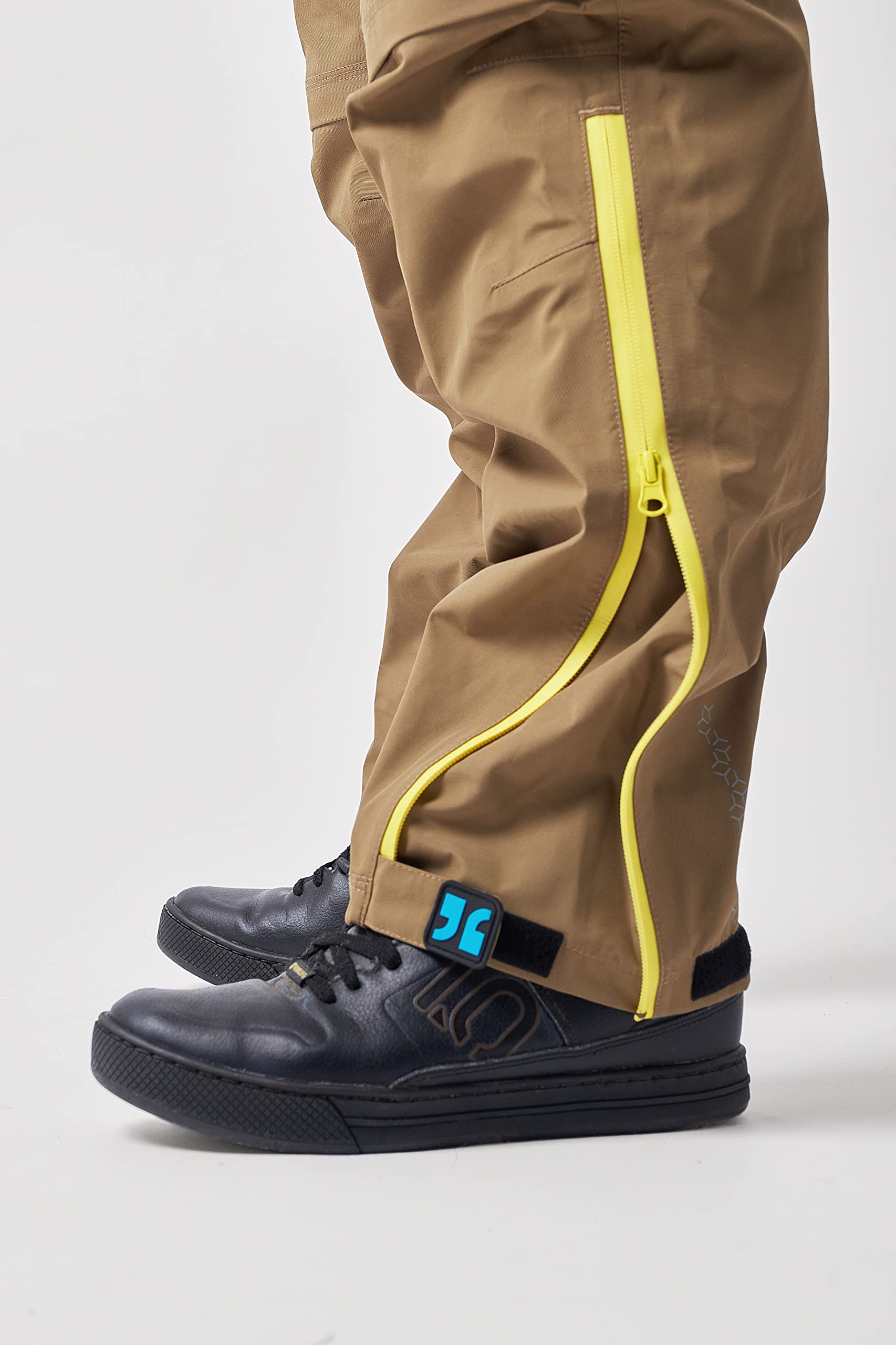 dirtsuit core edition sand/yellow, Fahrradanzug, Matschoverall für Mountainbiker Herren, zip-off-Hose bis Knie